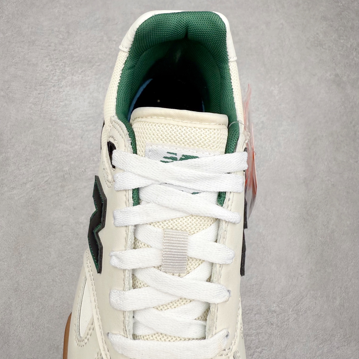 图片[5]-New Balance NB Numeric Tom Knox 600 舒适 低帮 板鞋 男女同款 实拍调校N版已经零色差零失真 百分百还原实物色彩所见即所得 不存在货不对板色差等低级问题 选购参考实物拍摄 不混卖不参货 只用心做好货严格选品 承诺混一赔十 尺码：36 36.5 37.5 38 38.5 39 40 40.5 41 42 42.5 43 44 44.5 45-选品中心