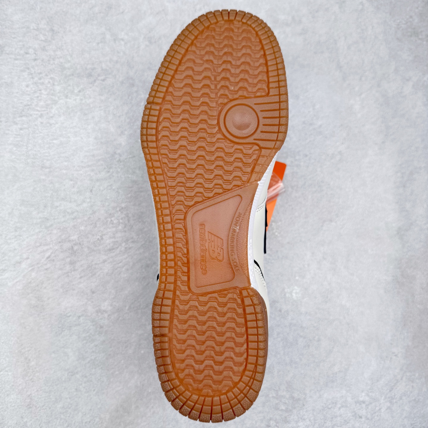 图片[9]-New Balance NB Numeric Tom Knox 600 舒适 低帮 板鞋 男女同款 实拍调校N版已经零色差零失真 百分百还原实物色彩所见即所得 不存在货不对板色差等低级问题 选购参考实物拍摄 不混卖不参货 只用心做好货严格选品 承诺混一赔十 尺码：36 36.5 37.5 38 38.5 39 40 40.5 41 42 42.5 43 44 44.5 45-选品中心