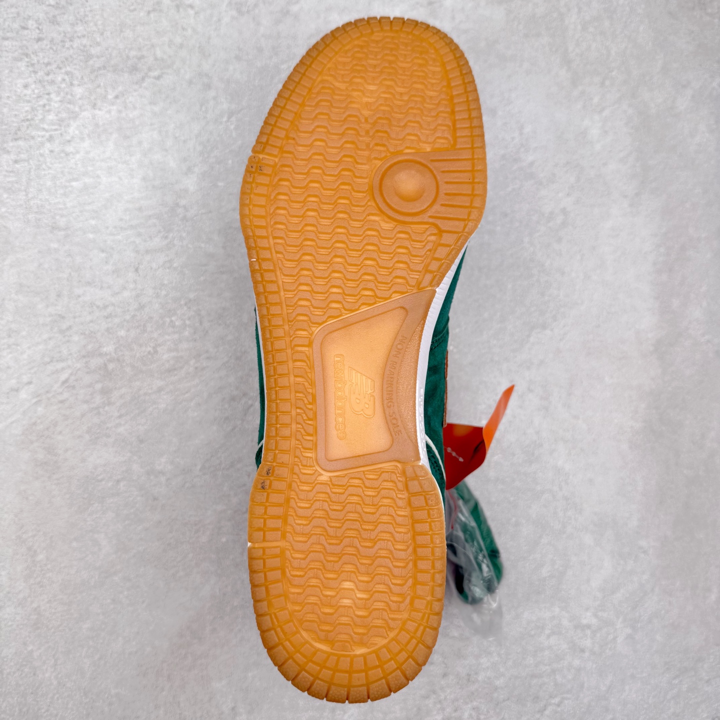 图片[9]-New Balance NB Numeric Tom Knox 600 舒适 低帮 板鞋 男女同款 实拍调校N版已经零色差零失真 百分百还原实物色彩所见即所得 不存在货不对板色差等低级问题 选购参考实物拍摄 不混卖不参货 只用心做好货严格选品 承诺混一赔十 尺码：36 36.5 37.5 38 38.5 39 40 40.5 41 42 42.5 43 44 44.5 45-选品中心