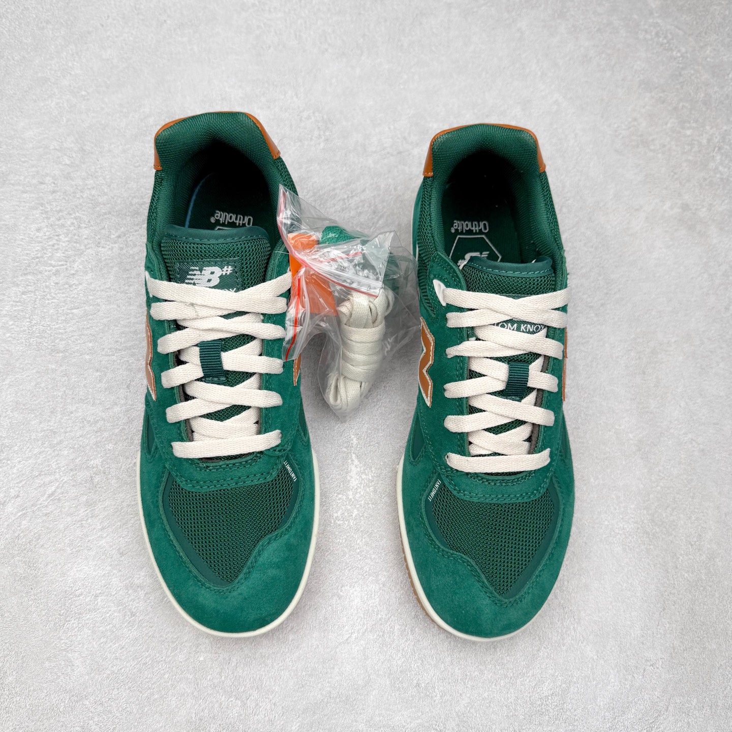 图片[2]-New Balance NB Numeric Tom Knox 600 舒适 低帮 板鞋 男女同款 实拍调校N版已经零色差零失真 百分百还原实物色彩所见即所得 不存在货不对板色差等低级问题 选购参考实物拍摄 不混卖不参货 只用心做好货严格选品 承诺混一赔十 尺码：36 36.5 37.5 38 38.5 39 40 40.5 41 42 42.5 43 44 44.5 45-选品中心