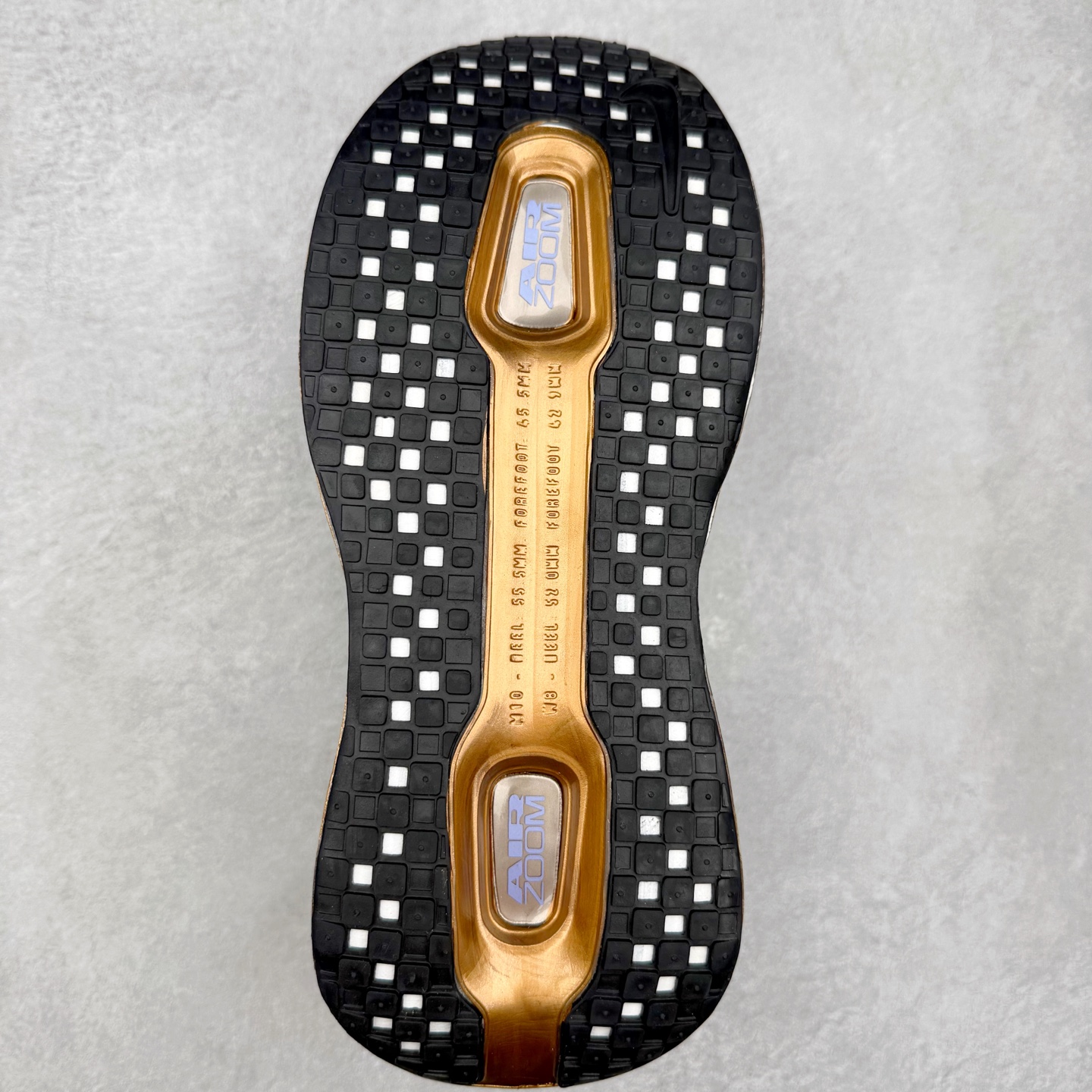 图片[9]-NK Vomero Premium 时尚舒适 网布防滑耐磨 低帮跑步鞋 HQ2050-307 实拍调校N版已经零色差零失真 百分百还原实物色彩所见即所得 不存在货不对板色差等低级问题 选购参考实物拍摄 不混卖不参货 只用心做好货严格选品 承诺混一赔十 尺码：36 36.5 37.5 38 38.5 39 40 40.5 41 42 42.5 43 44 44.5 45-选品中心