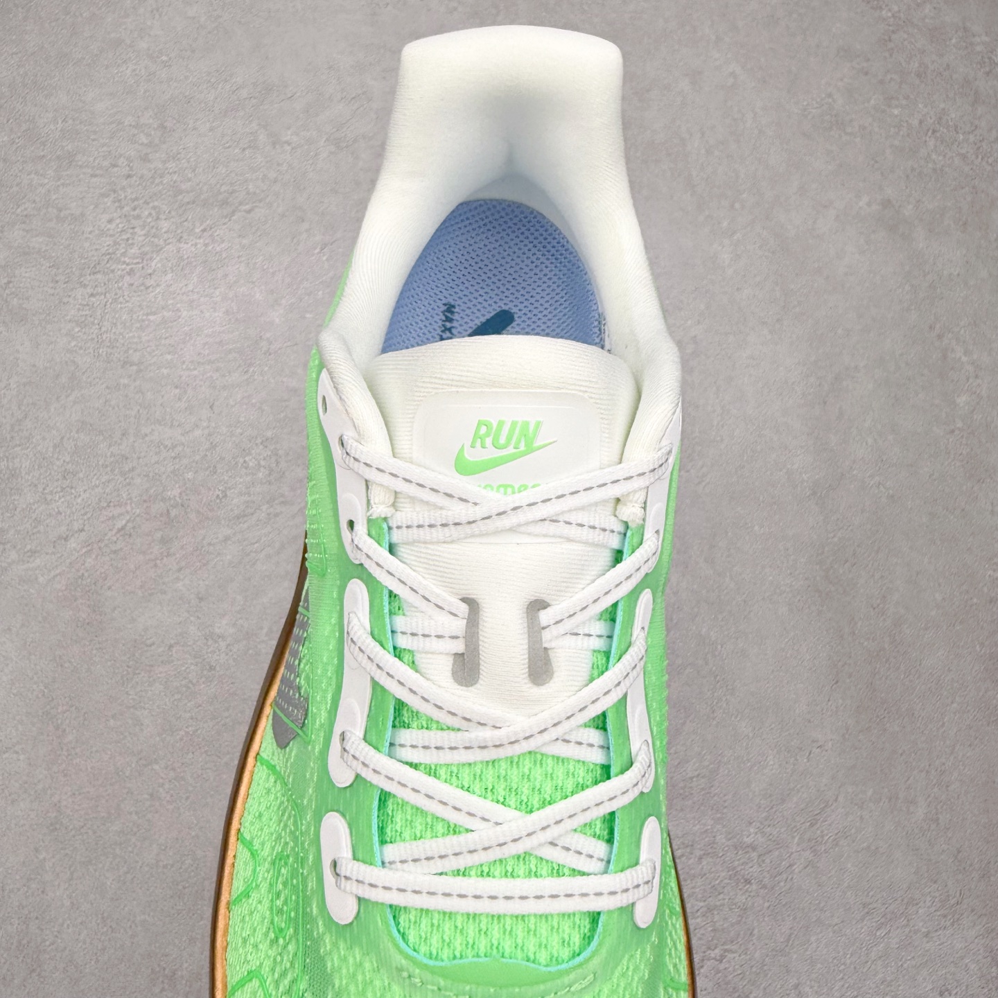 图片[5]-NK Vomero Premium 时尚舒适 网布防滑耐磨 低帮跑步鞋 HQ2050-307 实拍调校N版已经零色差零失真 百分百还原实物色彩所见即所得 不存在货不对板色差等低级问题 选购参考实物拍摄 不混卖不参货 只用心做好货严格选品 承诺混一赔十 尺码：36 36.5 37.5 38 38.5 39 40 40.5 41 42 42.5 43 44 44.5 45-选品中心