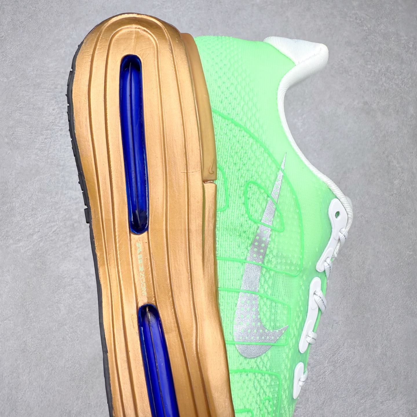 图片[6]-NK Vomero Premium 时尚舒适 网布防滑耐磨 低帮跑步鞋 HQ2050-307 实拍调校N版已经零色差零失真 百分百还原实物色彩所见即所得 不存在货不对板色差等低级问题 选购参考实物拍摄 不混卖不参货 只用心做好货严格选品 承诺混一赔十 尺码：36 36.5 37.5 38 38.5 39 40 40.5 41 42 42.5 43 44 44.5 45-选品中心