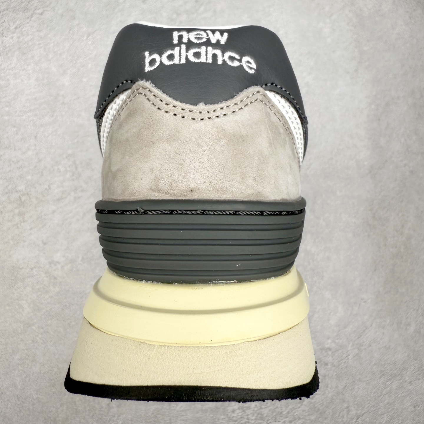 图片[8]-NB新百伦New Balance U574升级版系列低帮复古休闲运动慢跑鞋 新版NB574，妥妥美产既视感有木有。相较传统574，新版鞋跟及鞋面设计自带9系美产既视感！鞋面、内衬质感以及穿着体验更加！鞋型更流畅和饱满,鞋底增添了风格的多样化!底部升级橡胶颗粒大底,更防滑耐磨,上脚后感觉柔软且舒适。尺码：36 36.5 37.5 38 38.5 39.5 40 40.5 41.5 42 42.5 43 44 45-选品中心