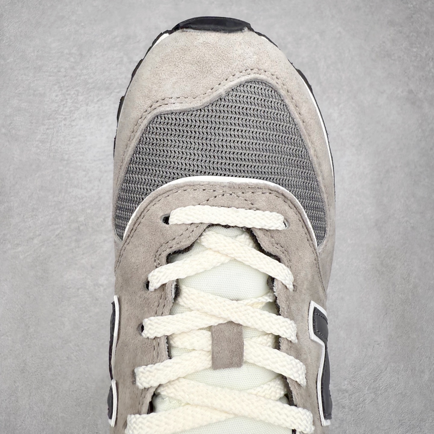 图片[4]-NB新百伦New Balance U574升级版系列低帮复古休闲运动慢跑鞋 新版NB574，妥妥美产既视感有木有。相较传统574，新版鞋跟及鞋面设计自带9系美产既视感！鞋面、内衬质感以及穿着体验更加！鞋型更流畅和饱满,鞋底增添了风格的多样化!底部升级橡胶颗粒大底,更防滑耐磨,上脚后感觉柔软且舒适。尺码：36 36.5 37.5 38 38.5 39.5 40 40.5 41.5 42 42.5 43 44 45-选品中心