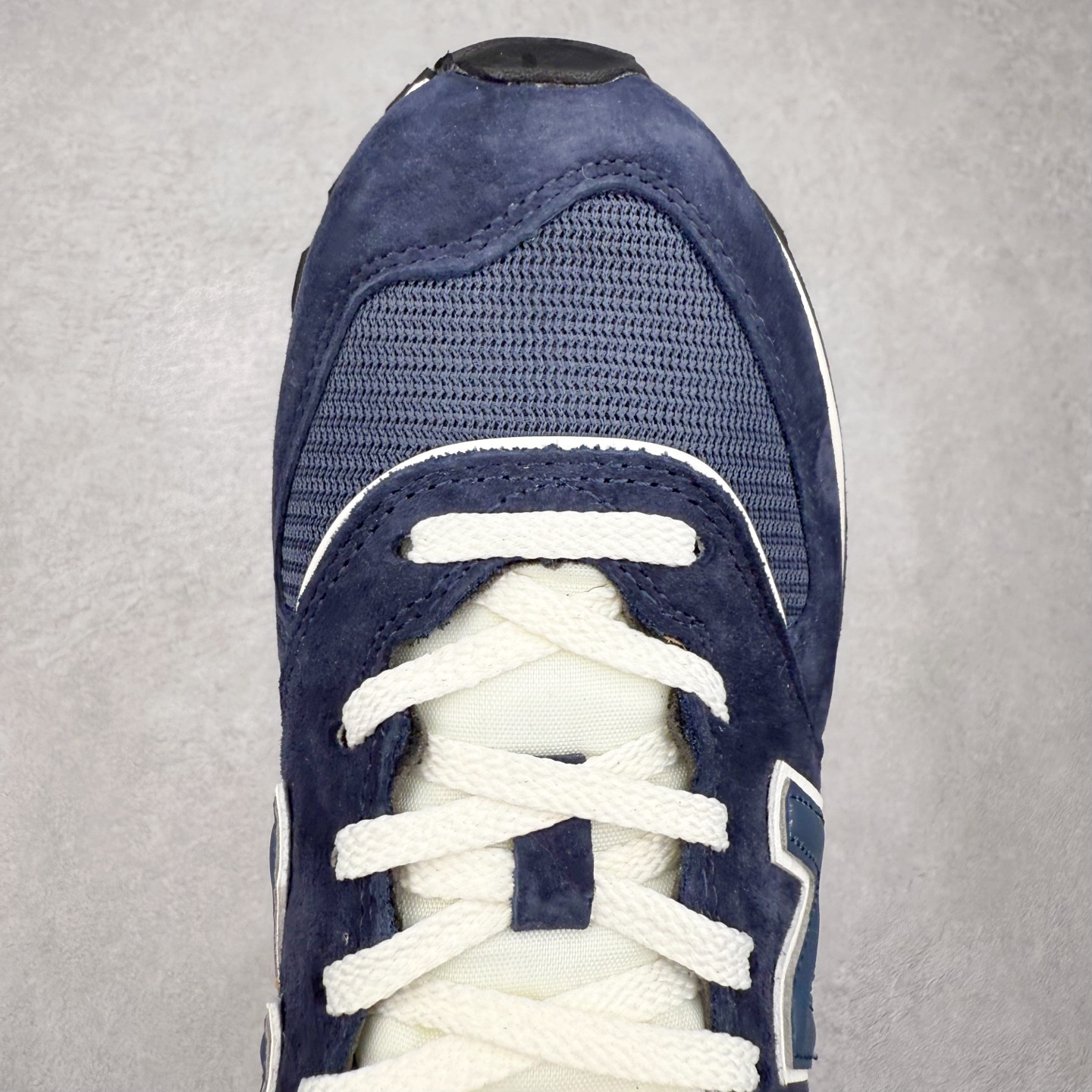 图片[4]-NB新百伦New Balance U574升级版系列低帮复古休闲运动慢跑鞋 新版NB574，妥妥美产既视感有木有。相较传统574，新版鞋跟及鞋面设计自带9系美产既视感！鞋面、内衬质感以及穿着体验更加！鞋型更流畅和饱满,鞋底增添了风格的多样化!底部升级橡胶颗粒大底,更防滑耐磨,上脚后感觉柔软且舒适。尺码：36 36.5 37.5 38 38.5 39.5 40 40.5 41.5 42 42.5 43 44 45-选品中心