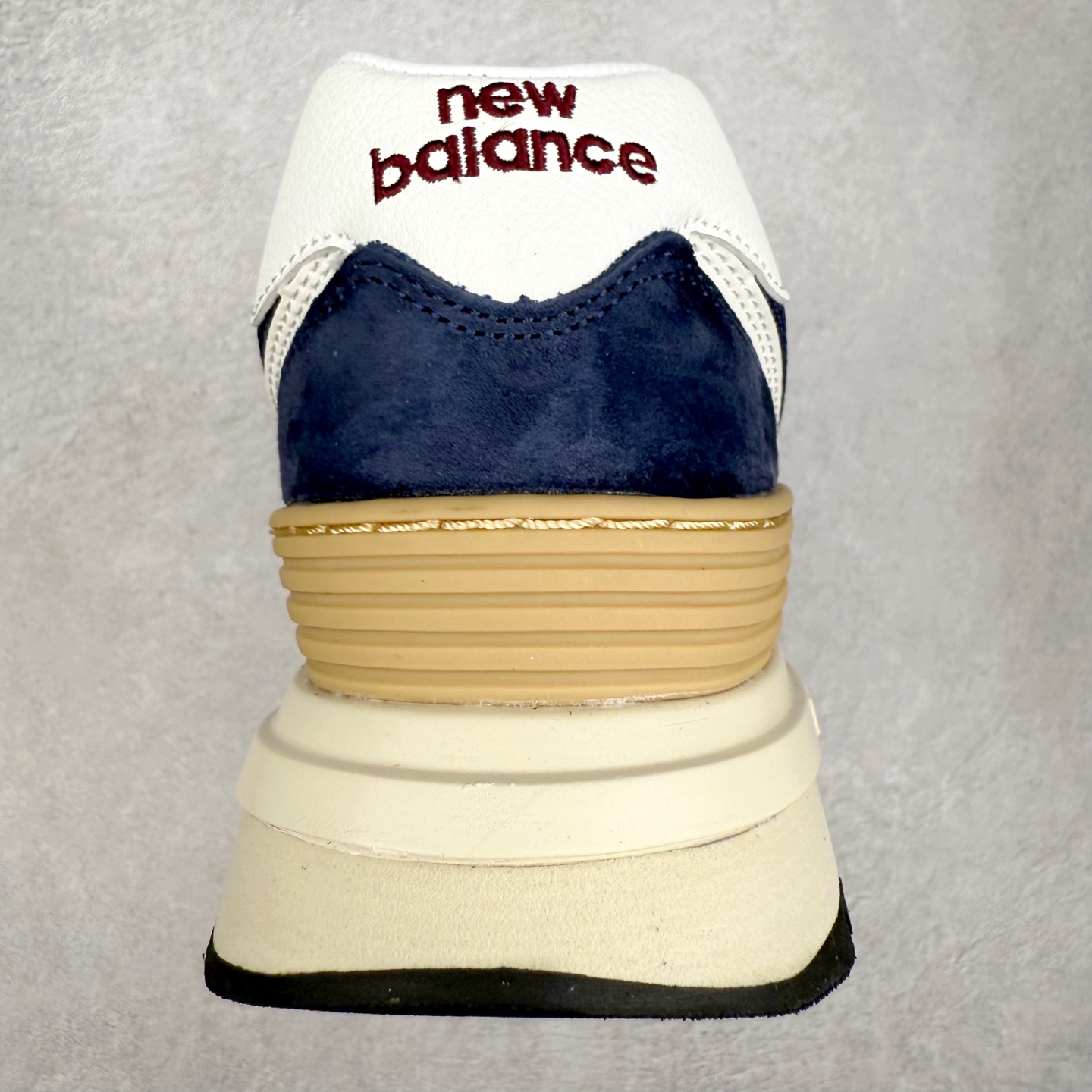 图片[8]-NB新百伦New Balance U574升级版系列低帮复古休闲运动慢跑鞋 新版NB574，妥妥美产既视感有木有。相较传统574，新版鞋跟及鞋面设计自带9系美产既视感！鞋面、内衬质感以及穿着体验更加！鞋型更流畅和饱满,鞋底增添了风格的多样化!底部升级橡胶颗粒大底,更防滑耐磨,上脚后感觉柔软且舒适。尺码：36 36.5 37.5 38 38.5 39.5 40 40.5 41.5 42 42.5 43 44 45-选品中心