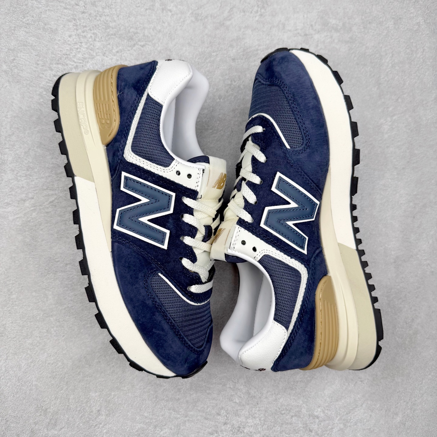图片[3]-NB新百伦New Balance U574升级版系列低帮复古休闲运动慢跑鞋 新版NB574，妥妥美产既视感有木有。相较传统574，新版鞋跟及鞋面设计自带9系美产既视感！鞋面、内衬质感以及穿着体验更加！鞋型更流畅和饱满,鞋底增添了风格的多样化!底部升级橡胶颗粒大底,更防滑耐磨,上脚后感觉柔软且舒适。尺码：36 36.5 37.5 38 38.5 39.5 40 40.5 41.5 42 42.5 43 44 45-选品中心