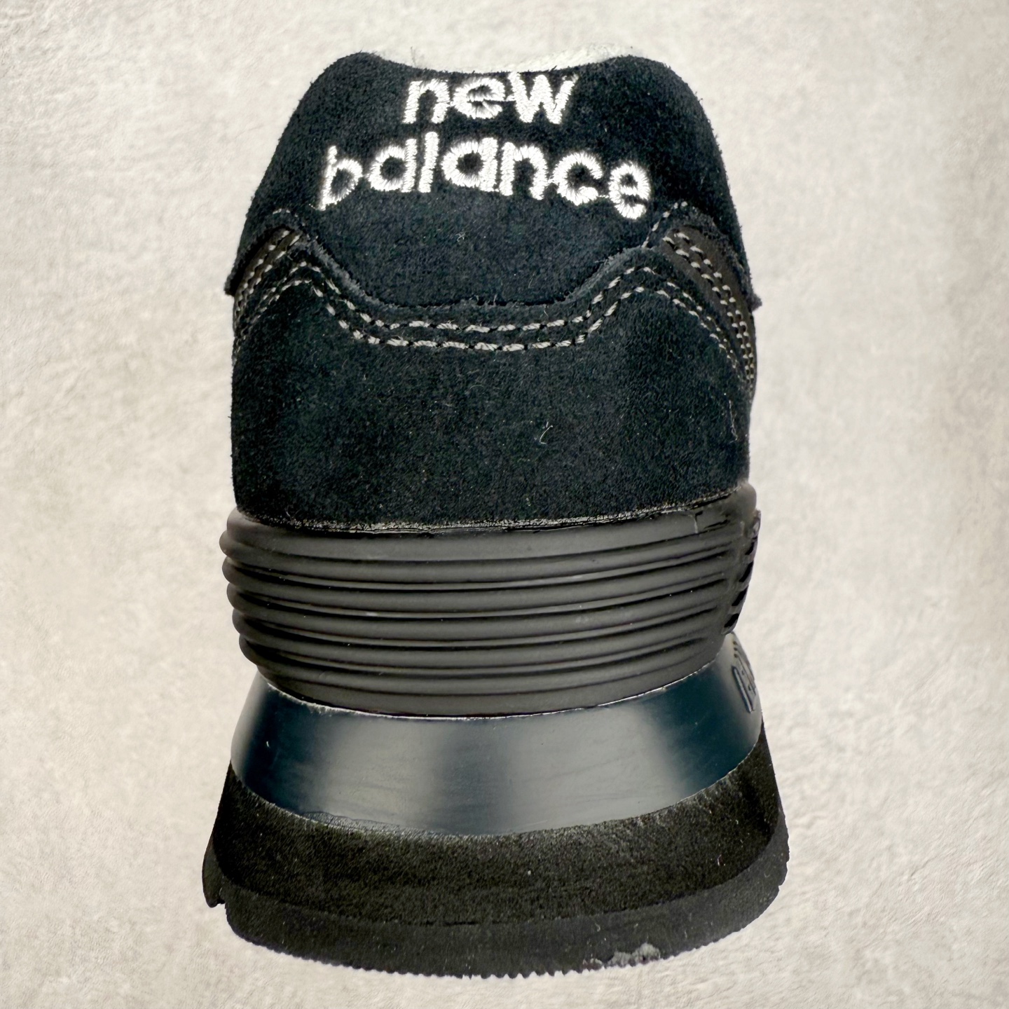 图片[8]-NB新百伦New Balance U574升级版系列低帮复古休闲运动慢跑鞋 新版NB574，妥妥美产既视感有木有。相较传统574，新版鞋跟及鞋面设计自带9系美产既视感！鞋面、内衬质感以及穿着体验更加！鞋型更流畅和饱满,鞋底增添了风格的多样化!底部升级橡胶颗粒大底,更防滑耐磨,上脚后感觉柔软且舒适。尺码：36 36.5 37.5 38 38.5 39.5 40 40.5 41.5 42 42.5 43 44 45-选品中心