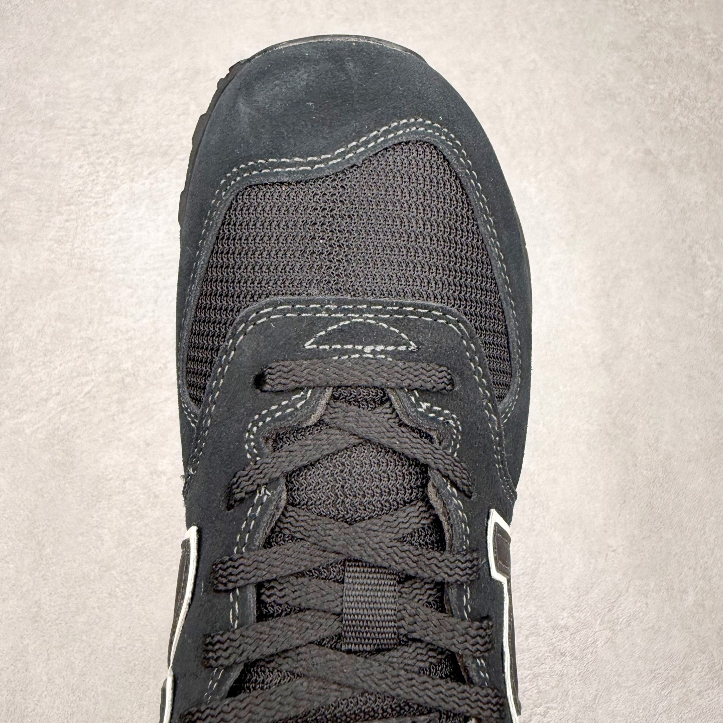 图片[4]-NB新百伦New Balance U574升级版系列低帮复古休闲运动慢跑鞋 新版NB574，妥妥美产既视感有木有。相较传统574，新版鞋跟及鞋面设计自带9系美产既视感！鞋面、内衬质感以及穿着体验更加！鞋型更流畅和饱满,鞋底增添了风格的多样化!底部升级橡胶颗粒大底,更防滑耐磨,上脚后感觉柔软且舒适。尺码：36 36.5 37.5 38 38.5 39.5 40 40.5 41.5 42 42.5 43 44 45-选品中心