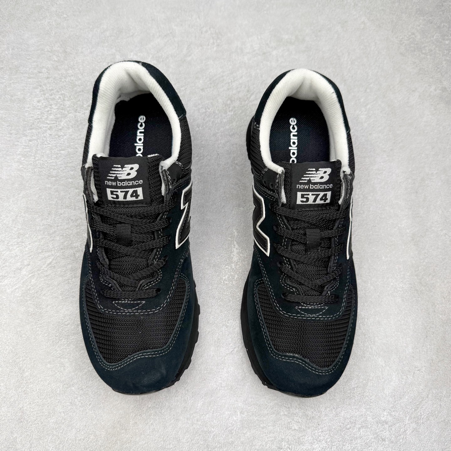 图片[2]-NB新百伦New Balance U574升级版系列低帮复古休闲运动慢跑鞋 新版NB574，妥妥美产既视感有木有。相较传统574，新版鞋跟及鞋面设计自带9系美产既视感！鞋面、内衬质感以及穿着体验更加！鞋型更流畅和饱满,鞋底增添了风格的多样化!底部升级橡胶颗粒大底,更防滑耐磨,上脚后感觉柔软且舒适。尺码：36 36.5 37.5 38 38.5 39.5 40 40.5 41.5 42 42.5 43 44 45-选品中心