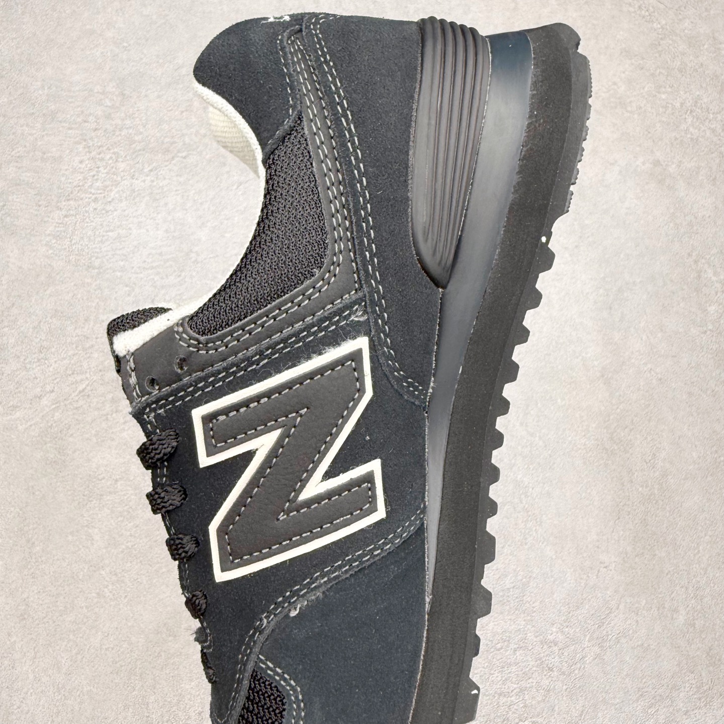 图片[7]-NB新百伦New Balance U574升级版系列低帮复古休闲运动慢跑鞋 新版NB574，妥妥美产既视感有木有。相较传统574，新版鞋跟及鞋面设计自带9系美产既视感！鞋面、内衬质感以及穿着体验更加！鞋型更流畅和饱满,鞋底增添了风格的多样化!底部升级橡胶颗粒大底,更防滑耐磨,上脚后感觉柔软且舒适。尺码：36 36.5 37.5 38 38.5 39.5 40 40.5 41.5 42 42.5 43 44 45-选品中心