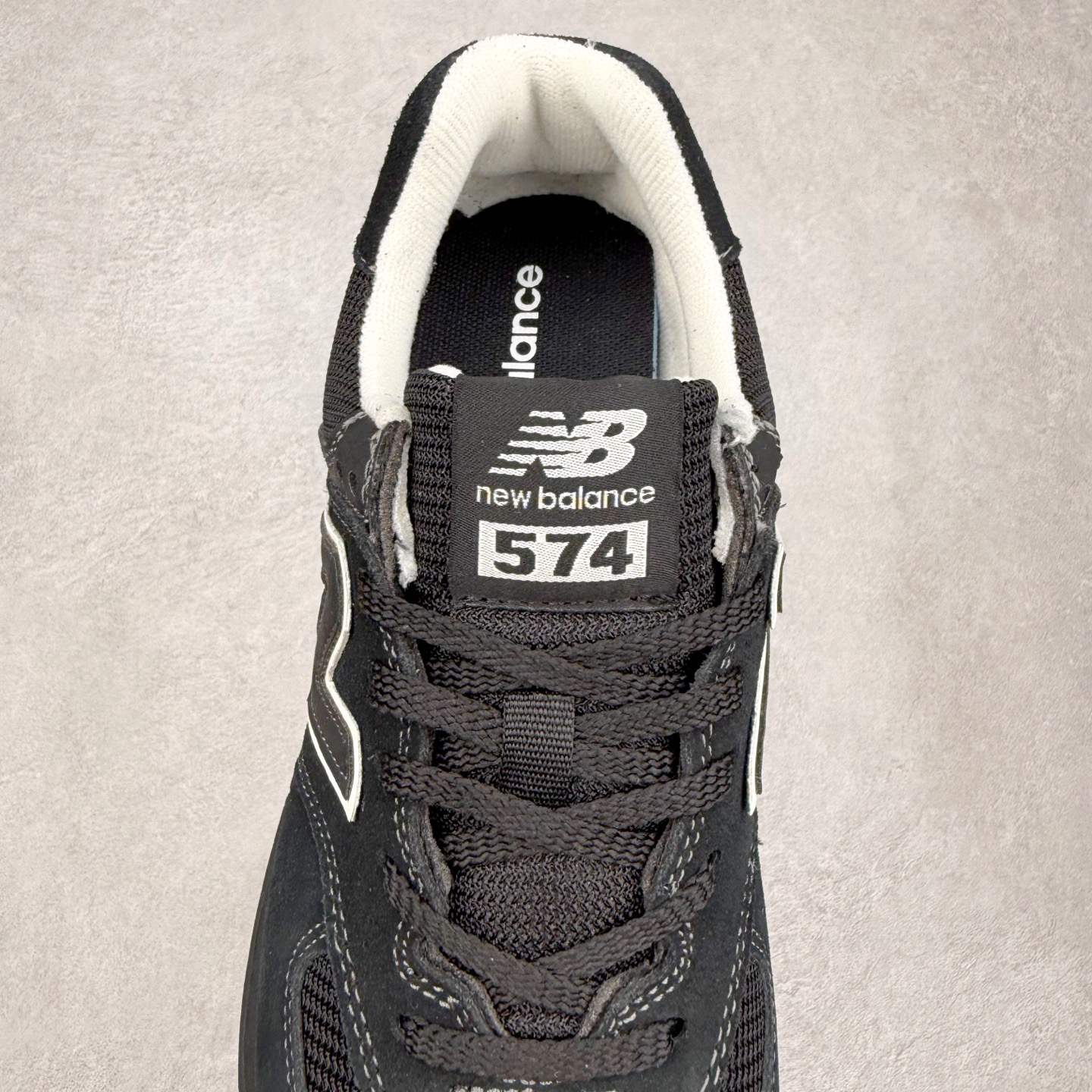 图片[5]-NB新百伦New Balance U574升级版系列低帮复古休闲运动慢跑鞋 新版NB574，妥妥美产既视感有木有。相较传统574，新版鞋跟及鞋面设计自带9系美产既视感！鞋面、内衬质感以及穿着体验更加！鞋型更流畅和饱满,鞋底增添了风格的多样化!底部升级橡胶颗粒大底,更防滑耐磨,上脚后感觉柔软且舒适。尺码：36 36.5 37.5 38 38.5 39.5 40 40.5 41.5 42 42.5 43 44 45-选品中心