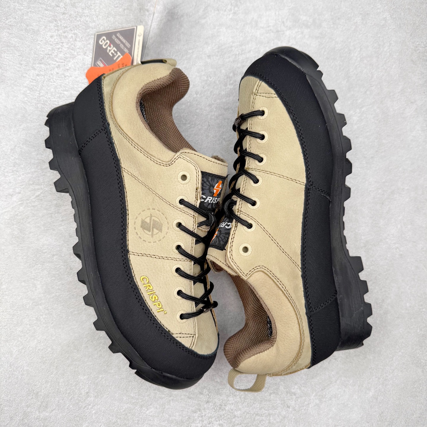 图片[3]-CRISPI Monaco 摩纳哥 GTX 登山耐磨防水中帮 户外功能鞋 CRISPI是一款登山鞋品牌，公司依靠的是对于制鞋与传统工艺从未抹灭的热情与热爱。时不时都在回顾与反思一路走过的路并且朝向新目标前进，这也是一直坚信着获得成功的关键。在未来的道路上将会不断重复温故与知新，永无止境的继续成长下去。CRISPI一直坚信着，必须充分了解客户的需求，保持着对于客户需求的前瞻性才能提供给客户“舒适零磨合”、耐用的鞋靴。CRISPI的研发团队与制鞋工匠每天密切合作，在传统制鞋工艺中融入创新的解决方案，为客户提供穿着体验。尺码：36 37 38 39 40 41 42 43 44 45-选品中心