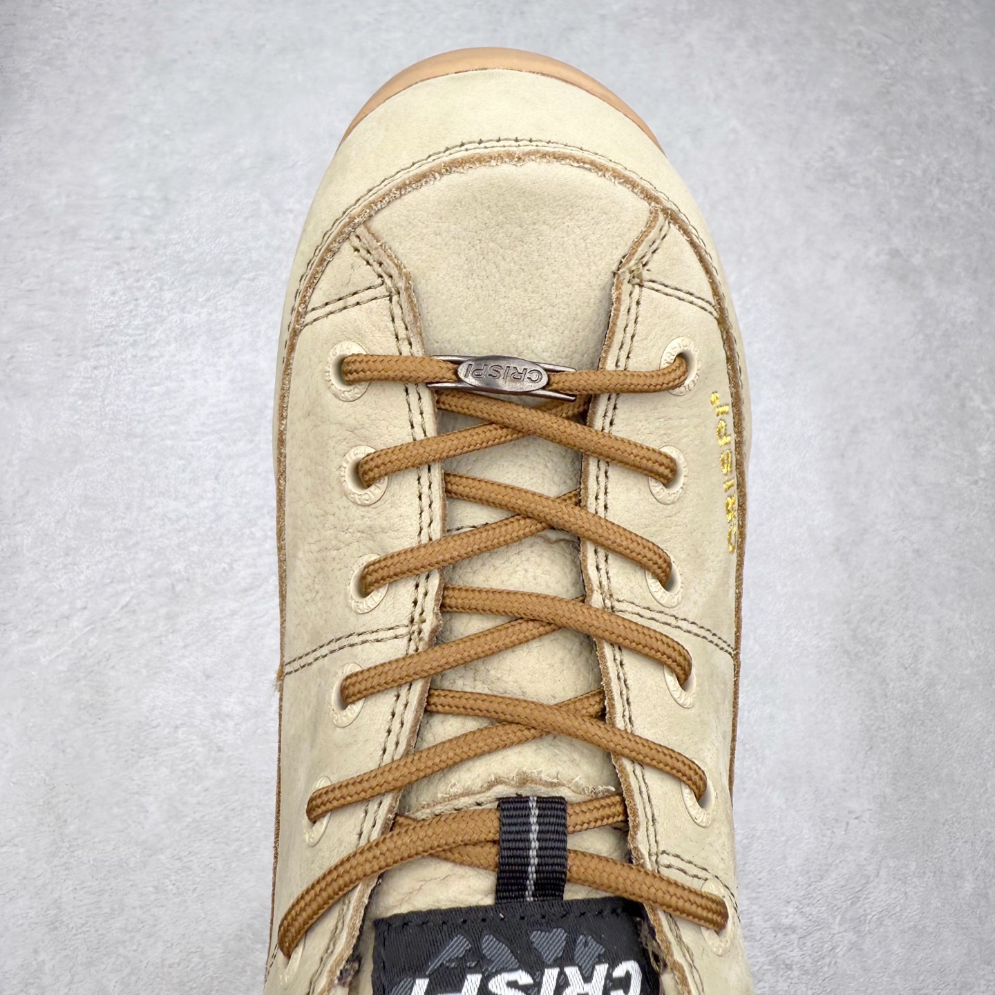 图片[4]-CRISPI Monaco 摩纳哥 GTX 登山耐磨防水中帮 户外功能鞋 CRISPI是一款登山鞋品牌，公司依靠的是对于制鞋与传统工艺从未抹灭的热情与热爱。时不时都在回顾与反思一路走过的路并且朝向新目标前进，这也是一直坚信着获得成功的关键。在未来的道路上将会不断重复温故与知新，永无止境的继续成长下去。CRISPI一直坚信着，必须充分了解客户的需求，保持着对于客户需求的前瞻性才能提供给客户“舒适零磨合”、耐用的鞋靴。CRISPI的研发团队与制鞋工匠每天密切合作，在传统制鞋工艺中融入创新的解决方案，为客户提供穿着体验。尺码：36 37 38 39 40 41 42 43 44 45-选品中心