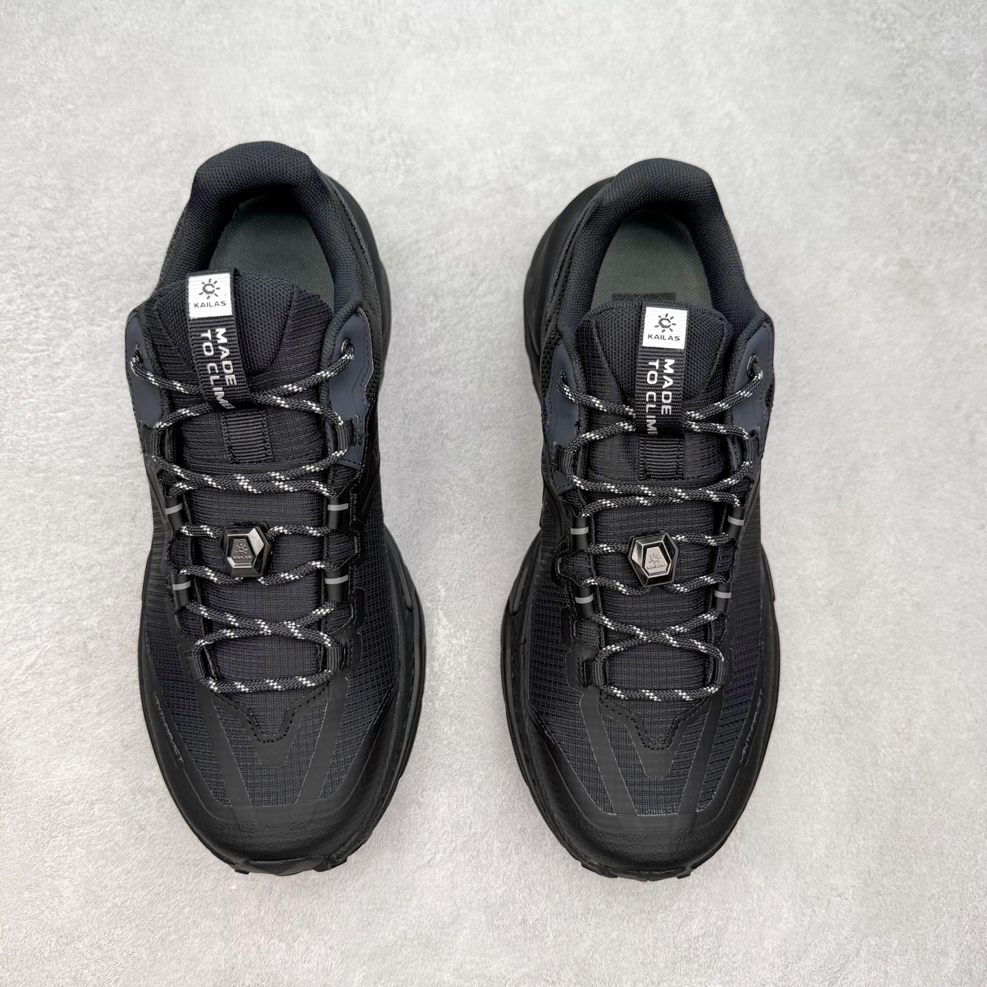 图片[2]-凯乐石 KAILAS 山行2代 GTX 25款舒适缓冲徒步 织物TPU减震防滑透气包裹性轻便低帮超强抓地力越野跑步鞋 KAILAS凯乐石品牌是全球三大全系攀登品牌之一，于2003年创立于中国广州，致力于为有攀登梦想的户外运动员及爱好者，研发制造功能性专业装备，满足他们在极限环境下安全舒适的需求，凯乐石专注于科技面料的开发及专业功能设计，产品线覆盖登山、攀岩、徒步、越野跑山、露营、旅行等多项户外运动，通过运动员的测试反馈，不断进化迭代，产品荣获国内外大奖71座，发明专利21个，更突破性的自主研发攀登器械，打造出中国的攀登硬实力。实拍调校N版已经零色差零失真 百分百还原实物色彩所见即所得 不存在货不对板色差等低级问题 选购参考实物拍摄 不混卖不参货 只用心做好货严格选品 承诺混一赔十 尺码：36 36.5 37.5 38 38.5 39 40 40.5 41 42 42.5 43 44 44.5 45-选品中心