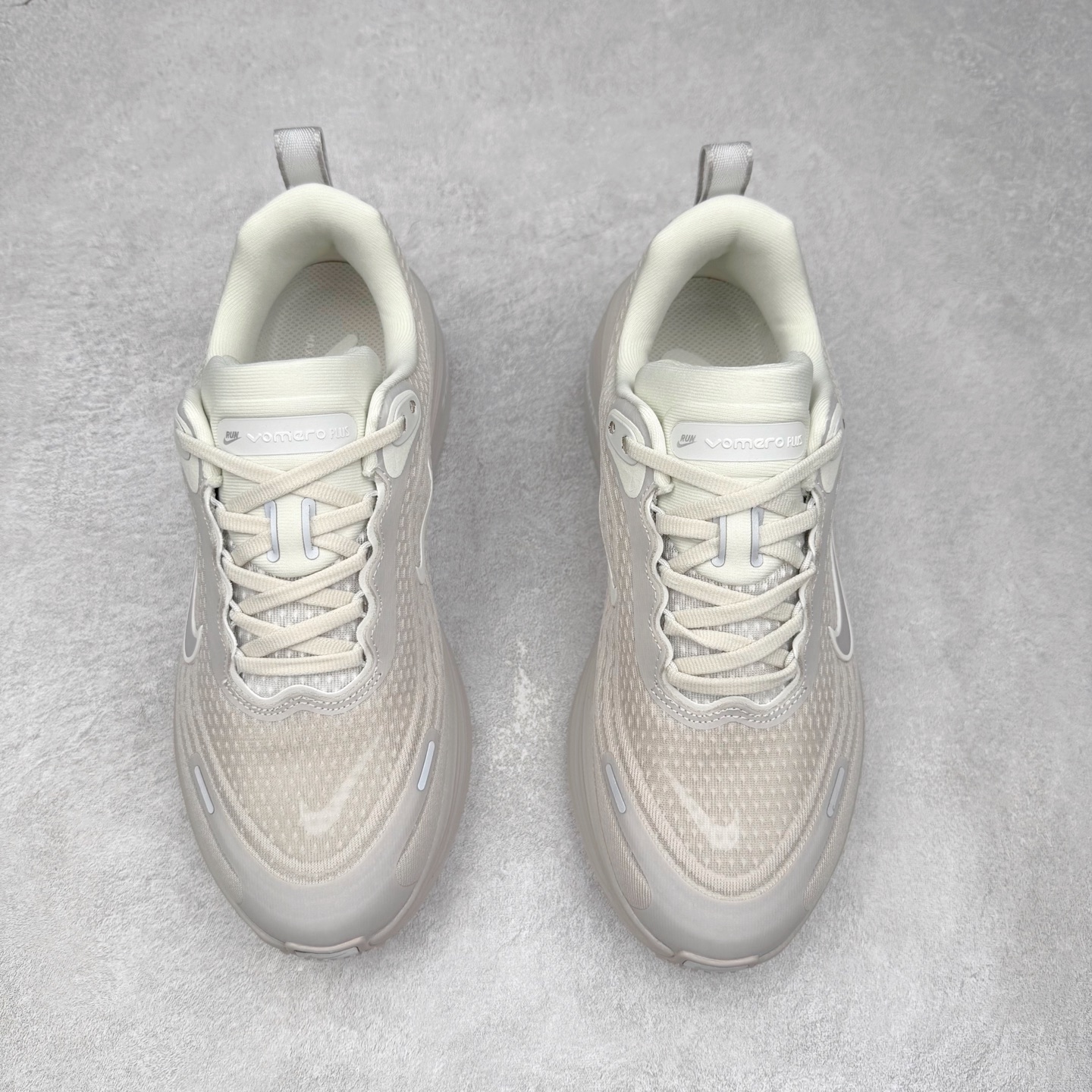 图片[2]-NK Vomero Plus 时尚舒适 网布防滑耐磨 低帮跑步鞋 HV8150-001 实拍调校N版已经零色差零失真 百分百还原实物色彩所见即所得 不存在货不对板色差等低级问题 选购参考实物拍摄 不混卖不参货 只用心做好货严格选品 承诺混一赔十 尺码：36 36.5 37.5 38 38.5 39 40 40.5 41 42 42.5 43 44 44.5 45-选品中心