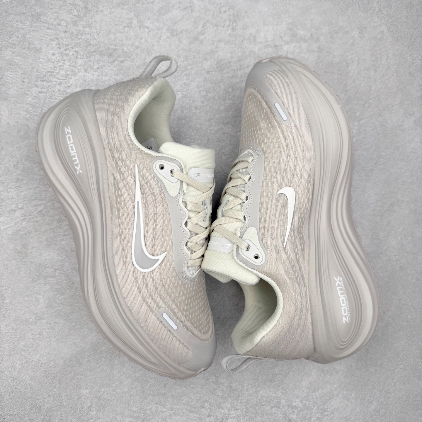 图片[3]-NK Vomero Plus 时尚舒适 网布防滑耐磨 低帮跑步鞋 HV8150-001 实拍调校N版已经零色差零失真 百分百还原实物色彩所见即所得 不存在货不对板色差等低级问题 选购参考实物拍摄 不混卖不参货 只用心做好货严格选品 承诺混一赔十 尺码：36 36.5 37.5 38 38.5 39 40 40.5 41 42 42.5 43 44 44.5 45-选品中心