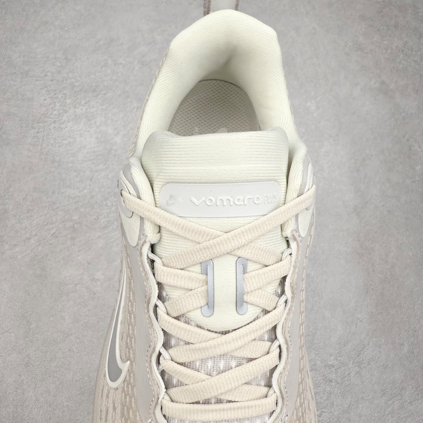 图片[5]-NK Vomero Plus 时尚舒适 网布防滑耐磨 低帮跑步鞋 HV8150-001 实拍调校N版已经零色差零失真 百分百还原实物色彩所见即所得 不存在货不对板色差等低级问题 选购参考实物拍摄 不混卖不参货 只用心做好货严格选品 承诺混一赔十 尺码：36 36.5 37.5 38 38.5 39 40 40.5 41 42 42.5 43 44 44.5 45-选品中心