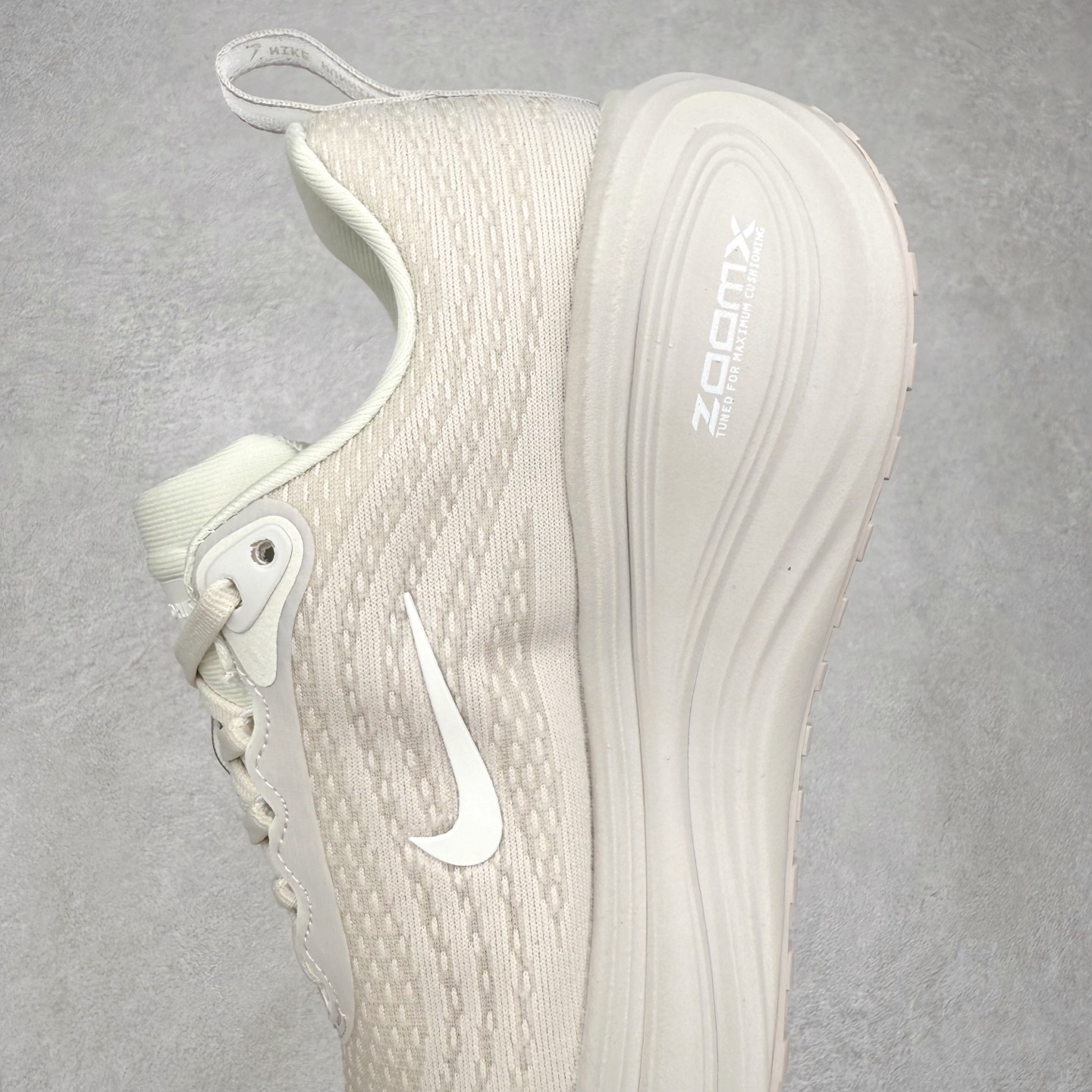 图片[7]-NK Vomero Plus 时尚舒适 网布防滑耐磨 低帮跑步鞋 HV8150-001 实拍调校N版已经零色差零失真 百分百还原实物色彩所见即所得 不存在货不对板色差等低级问题 选购参考实物拍摄 不混卖不参货 只用心做好货严格选品 承诺混一赔十 尺码：36 36.5 37.5 38 38.5 39 40 40.5 41 42 42.5 43 44 44.5 45-选品中心