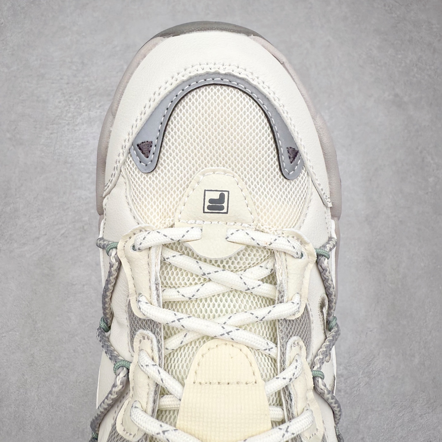 图片[4]-FILA斐乐 FLUID 6 猫爪织物合成革百搭潮流时尚个性运动复古经典减震耐磨低帮老爹鞋 FUSION 系列传承了 FILA 的百年基因，融入年轻运动及潮流文化，成为引领变革、创新突破的一代。以“1+N” 的跨界合作模式重现经典的同时创造经典。带来最出其不意的跨界合作惊喜。同时，FILAFUSION把FILA 的 DNA 融入到定制体验里，你可以随心制造厲于你的产品。FILA FUSION 的鞋家族涵盖了老爹鞋、跑步鞋、网球鞋、季节款。风格复古新潮，满足了时尚人士出行及各类运动的搭配需求，成为当下年轻人筷拥的鞋类品牌之一。FILA FUSION 走进年轻人的世界，通过年轻人运动，街舞，滑板，篮球，展现 FILA FUSION 的潮流态度和年轻文化。FILA FUSION 认为末来属于引领变革、创新突破的年轻一代，让我们一起构成 FILA 未来的蓝图吧！尺码：35.5 36 36.5 37.5 38 38.5 39 40 40.5 41 42 42.5 43 44 44.5 45-选品中心