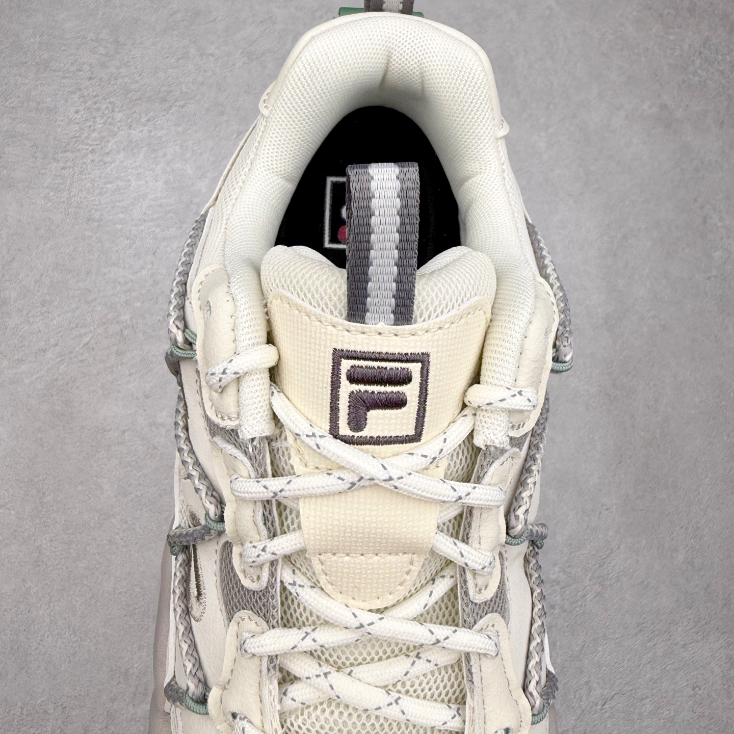 图片[5]-FILA斐乐 FLUID 6 猫爪织物合成革百搭潮流时尚个性运动复古经典减震耐磨低帮老爹鞋 FUSION 系列传承了 FILA 的百年基因，融入年轻运动及潮流文化，成为引领变革、创新突破的一代。以“1+N” 的跨界合作模式重现经典的同时创造经典。带来最出其不意的跨界合作惊喜。同时，FILAFUSION把FILA 的 DNA 融入到定制体验里，你可以随心制造厲于你的产品。FILA FUSION 的鞋家族涵盖了老爹鞋、跑步鞋、网球鞋、季节款。风格复古新潮，满足了时尚人士出行及各类运动的搭配需求，成为当下年轻人筷拥的鞋类品牌之一。FILA FUSION 走进年轻人的世界，通过年轻人运动，街舞，滑板，篮球，展现 FILA FUSION 的潮流态度和年轻文化。FILA FUSION 认为末来属于引领变革、创新突破的年轻一代，让我们一起构成 FILA 未来的蓝图吧！尺码：35.5 36 36.5 37.5 38 38.5 39 40 40.5 41 42 42.5 43 44 44.5 45-选品中心