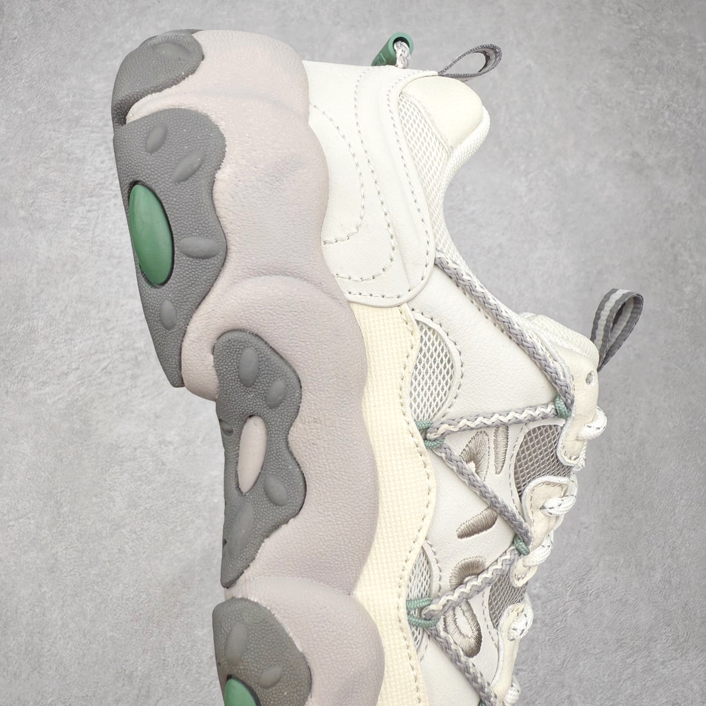 图片[6]-FILA斐乐 FLUID 6 猫爪织物合成革百搭潮流时尚个性运动复古经典减震耐磨低帮老爹鞋 FUSION 系列传承了 FILA 的百年基因，融入年轻运动及潮流文化，成为引领变革、创新突破的一代。以“1+N” 的跨界合作模式重现经典的同时创造经典。带来最出其不意的跨界合作惊喜。同时，FILAFUSION把FILA 的 DNA 融入到定制体验里，你可以随心制造厲于你的产品。FILA FUSION 的鞋家族涵盖了老爹鞋、跑步鞋、网球鞋、季节款。风格复古新潮，满足了时尚人士出行及各类运动的搭配需求，成为当下年轻人筷拥的鞋类品牌之一。FILA FUSION 走进年轻人的世界，通过年轻人运动，街舞，滑板，篮球，展现 FILA FUSION 的潮流态度和年轻文化。FILA FUSION 认为末来属于引领变革、创新突破的年轻一代，让我们一起构成 FILA 未来的蓝图吧！尺码：35.5 36 36.5 37.5 38 38.5 39 40 40.5 41 42 42.5 43 44 44.5 45-选品中心