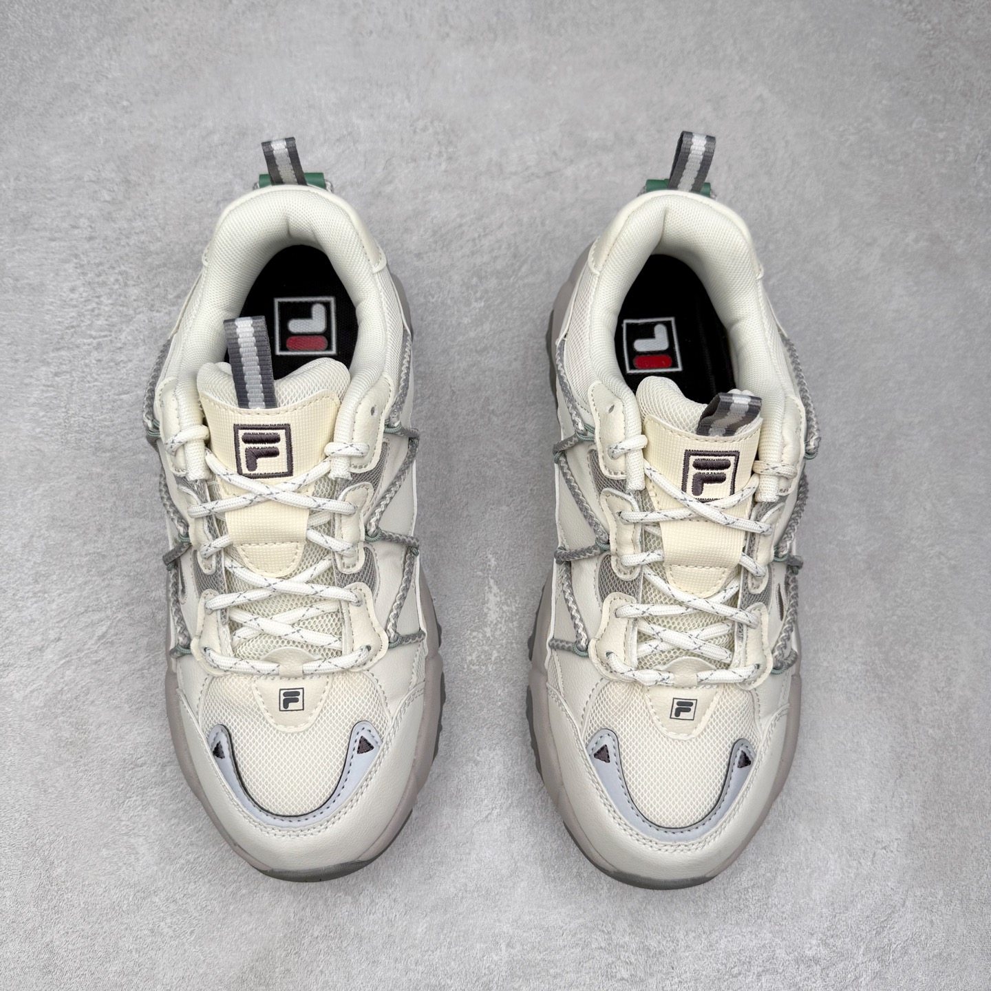 图片[2]-FILA斐乐 FLUID 6 猫爪织物合成革百搭潮流时尚个性运动复古经典减震耐磨低帮老爹鞋 FUSION 系列传承了 FILA 的百年基因，融入年轻运动及潮流文化，成为引领变革、创新突破的一代。以“1+N” 的跨界合作模式重现经典的同时创造经典。带来最出其不意的跨界合作惊喜。同时，FILAFUSION把FILA 的 DNA 融入到定制体验里，你可以随心制造厲于你的产品。FILA FUSION 的鞋家族涵盖了老爹鞋、跑步鞋、网球鞋、季节款。风格复古新潮，满足了时尚人士出行及各类运动的搭配需求，成为当下年轻人筷拥的鞋类品牌之一。FILA FUSION 走进年轻人的世界，通过年轻人运动，街舞，滑板，篮球，展现 FILA FUSION 的潮流态度和年轻文化。FILA FUSION 认为末来属于引领变革、创新突破的年轻一代，让我们一起构成 FILA 未来的蓝图吧！尺码：35.5 36 36.5 37.5 38 38.5 39 40 40.5 41 42 42.5 43 44 44.5 45-选品中心