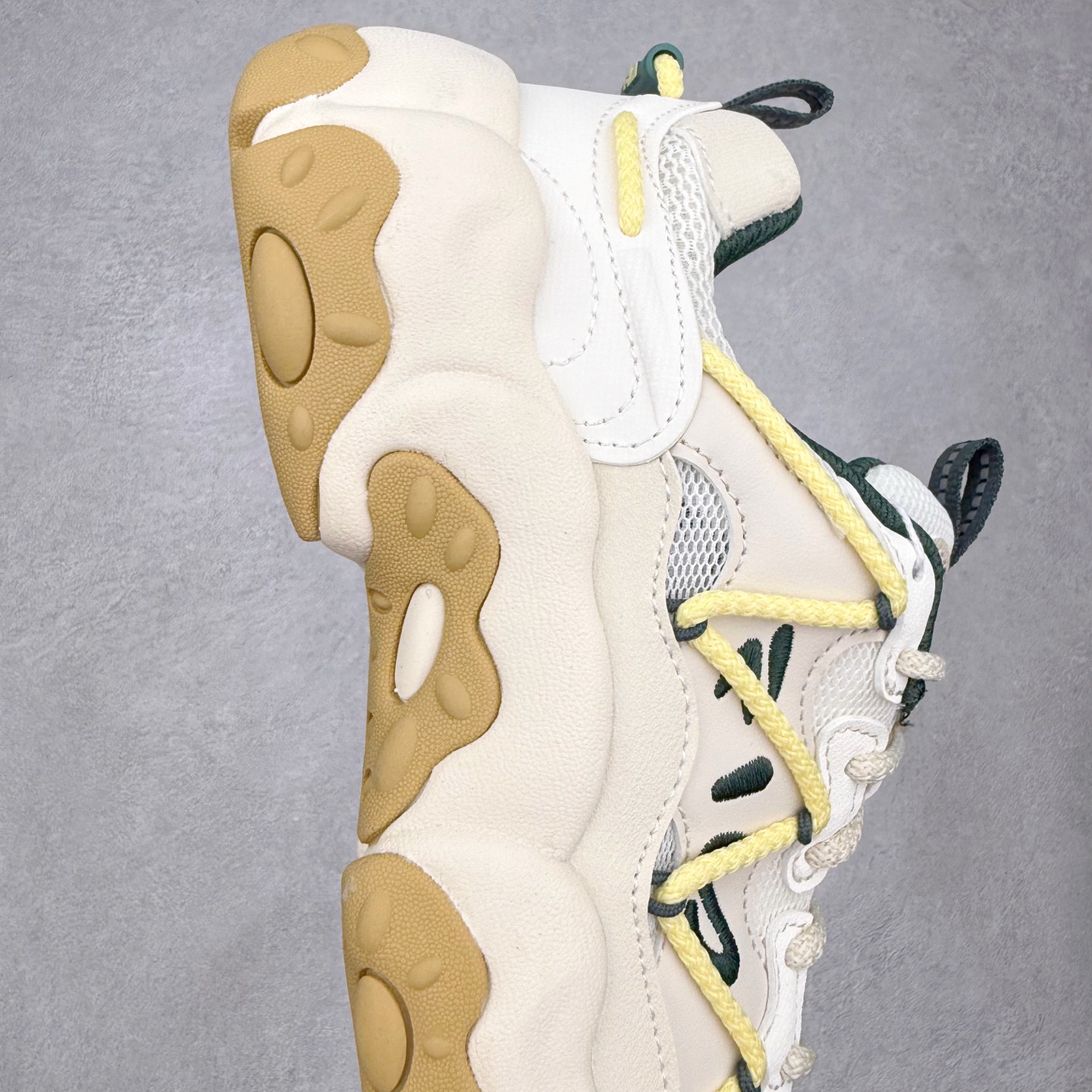 图片[6]-FILA斐乐 FLUID 6 猫爪织物合成革百搭潮流时尚个性运动复古经典减震耐磨低帮老爹鞋 FUSION 系列传承了 FILA 的百年基因，融入年轻运动及潮流文化，成为引领变革、创新突破的一代。以“1+N” 的跨界合作模式重现经典的同时创造经典。带来最出其不意的跨界合作惊喜。同时，FILAFUSION把FILA 的 DNA 融入到定制体验里，你可以随心制造厲于你的产品。FILA FUSION 的鞋家族涵盖了老爹鞋、跑步鞋、网球鞋、季节款。风格复古新潮，满足了时尚人士出行及各类运动的搭配需求，成为当下年轻人筷拥的鞋类品牌之一。FILA FUSION 走进年轻人的世界，通过年轻人运动，街舞，滑板，篮球，展现 FILA FUSION 的潮流态度和年轻文化。FILA FUSION 认为末来属于引领变革、创新突破的年轻一代，让我们一起构成 FILA 未来的蓝图吧！尺码：35.5 36 36.5 37.5 38 38.5 39 40 40.5 41 42 42.5 43 44 44.5 45-选品中心