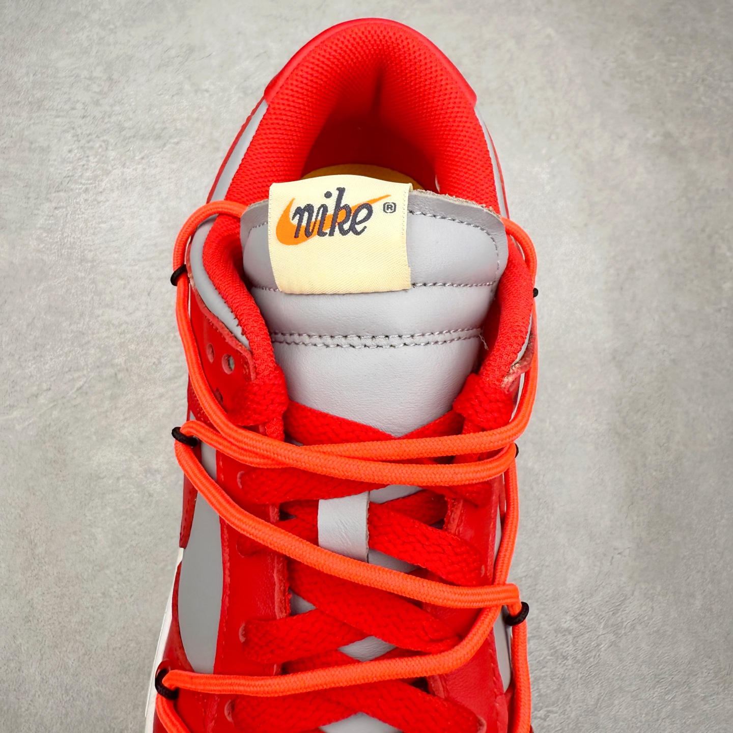 图片[5]-＃纯原福利 Off-White™ x NK Dunk Low OW联名 三色 Pnme Asia贝利原厂皮料加持 全套原楦原模倾力打造完美版型 独家原厂航空铝磨具打磨大底 鞋头坡度75° 极致还原 无解鞋型 原盒原装配套 圈内天花板工艺 原厂冲刀 超高清洁度 全鞋零毛边皮料切割 采用原厂百宏鞋带以及原厂百宏织唛舌标 鞋带孔收紧绳长度 足以区分市面口嗨版本 原厂油墨 色泽亮度 高频效果一致 原厂拉帮工艺 针距密度一致 一针一线自然拉伸不弯曲 青岛定制原装标几率过验 尺码：36 36.5 37.5 38 38.5 39 40 40.5 41 42 42.5 43 44 44.5 45 46 47.5-选品中心