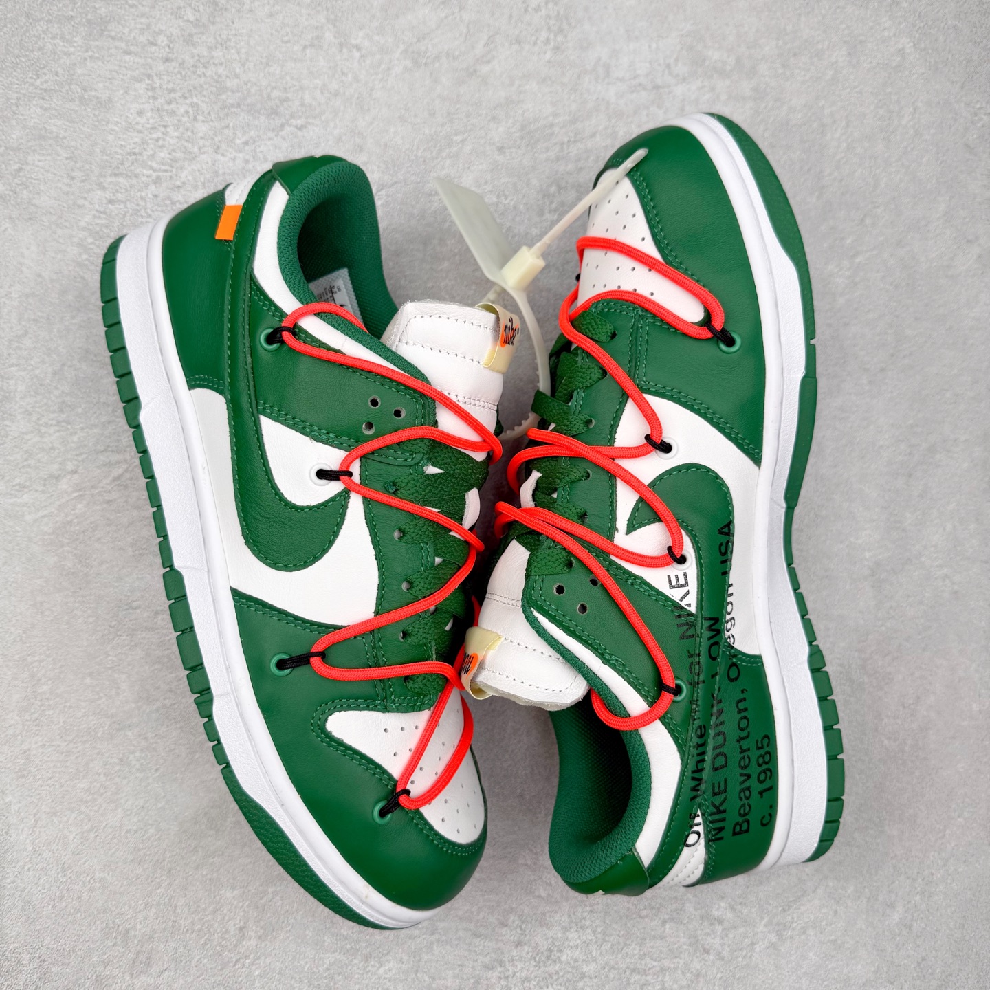图片[3]-＃纯原福利 Off-White™ x NK Dunk Low OW联名 三色 Pnme Asia贝利原厂皮料加持 全套原楦原模倾力打造完美版型 独家原厂航空铝磨具打磨大底 鞋头坡度75° 极致还原 无解鞋型 原盒原装配套 圈内天花板工艺 原厂冲刀 超高清洁度 全鞋零毛边皮料切割 采用原厂百宏鞋带以及原厂百宏织唛舌标 鞋带孔收紧绳长度 足以区分市面口嗨版本 原厂油墨 色泽亮度 高频效果一致 原厂拉帮工艺 针距密度一致 一针一线自然拉伸不弯曲 青岛定制原装标几率过验 尺码：36 36.5 37.5 38 38.5 39 40 40.5 41 42 42.5 43 44 44.5 45 46 47.5-选品中心