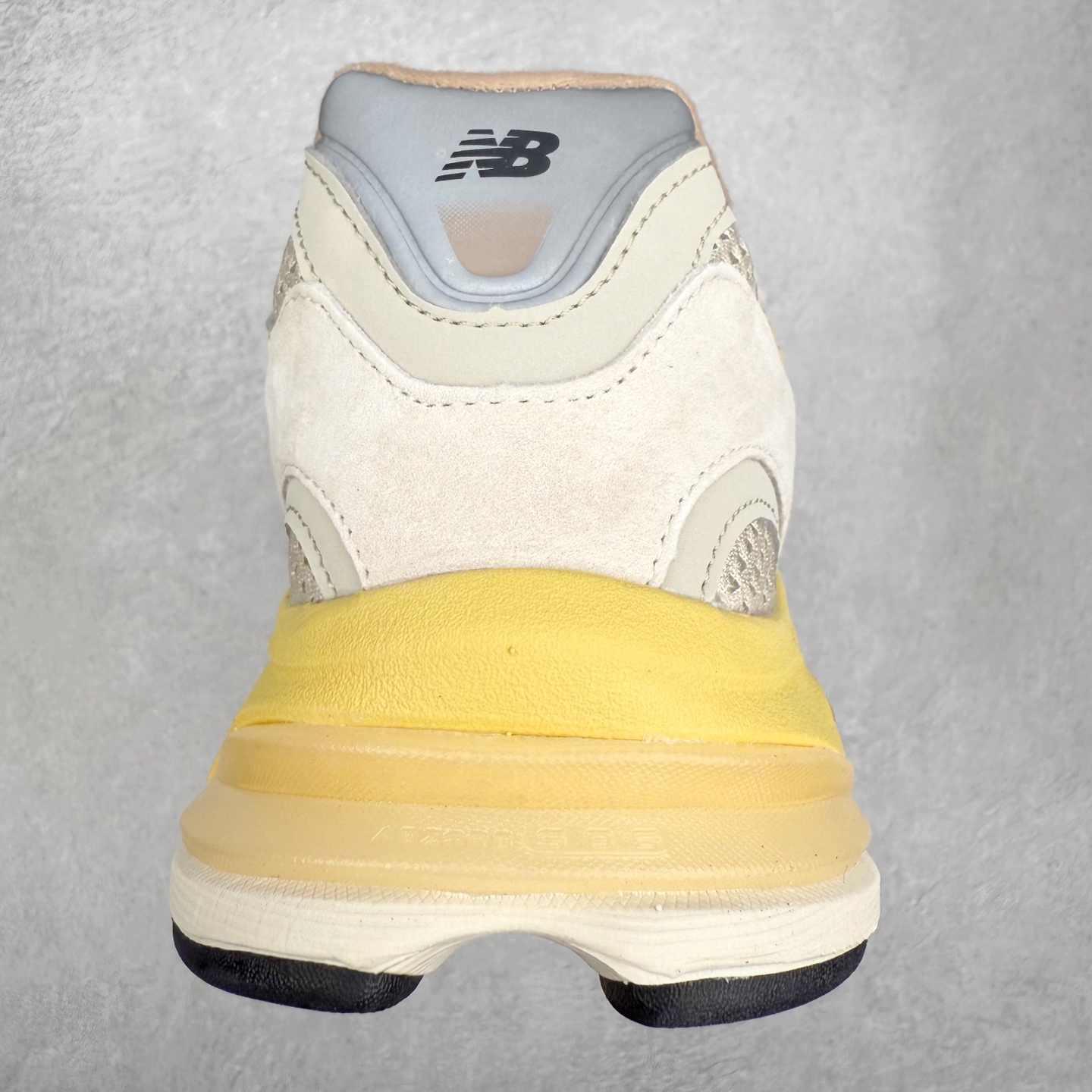 图片[8]-New Balance NB2010系列新百伦经典复古休闲运动板鞋 以ENCAP中底配以升级版 N-ERGY缓震物料 鞋面则采用特色的柔软麂皮搭以NewBalance经典的尼龙网布 低调中还原跑鞋本真 更年轻化的设计理念与材质 让新世代青年得以用全新视角体验经典鞋款的传奇魅力尺码：36 37 37.5 38 38.5 39.5 40 40.5 41.5 42 42.5 43 44 45-选品中心