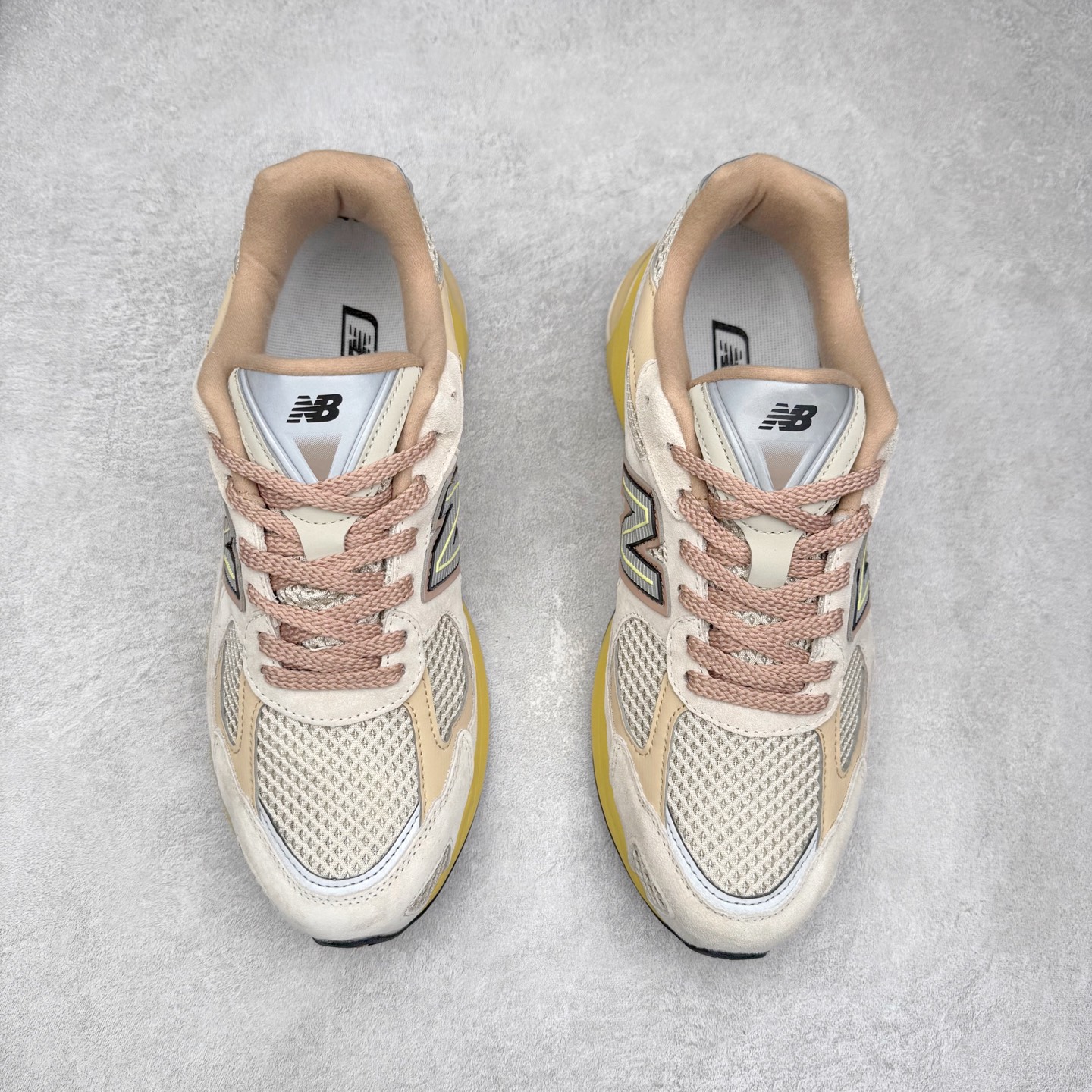 图片[2]-New Balance NB2010系列新百伦经典复古休闲运动板鞋 以ENCAP中底配以升级版 N-ERGY缓震物料 鞋面则采用特色的柔软麂皮搭以NewBalance经典的尼龙网布 低调中还原跑鞋本真 更年轻化的设计理念与材质 让新世代青年得以用全新视角体验经典鞋款的传奇魅力尺码：36 37 37.5 38 38.5 39.5 40 40.5 41.5 42 42.5 43 44 45-选品中心