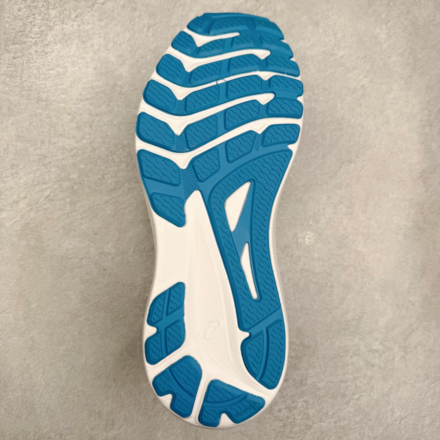 图片[9]-Asics GT-1000 13 GTX 亚瑟士舒适运动稳定防滑支撑低帮休闲跑步鞋 GT-1000 13采用网眼鞋面，提供良好透气性 中底处的PUREGEL科技与FLYTEFOAM缓冲层可減轻鞋身的重量 带来更加柔软的触地脚感 在每一步中创造更加舒适的运动体验 尺码：36 36.5 37.5 38 38.5 39 40 40.5 41.5 42 42.5 43.5 44 44.5 45-选品中心