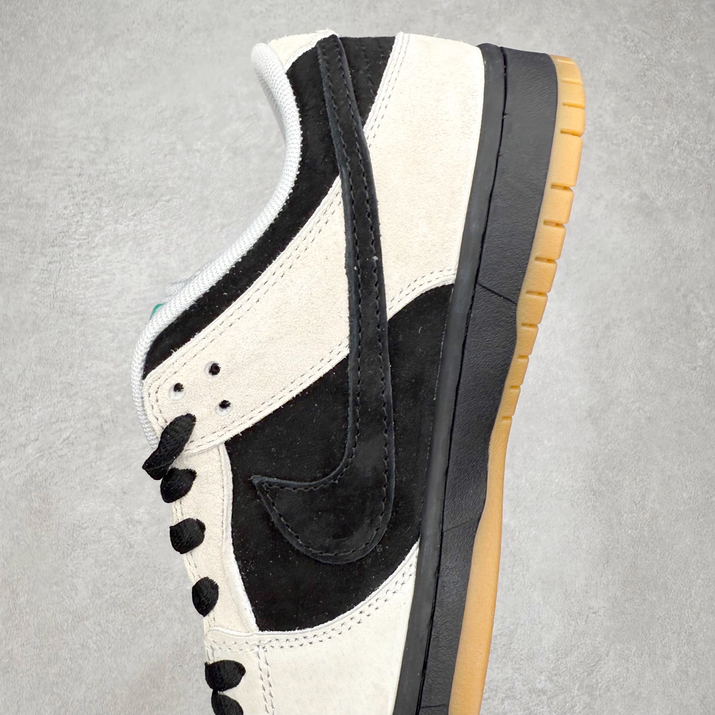 图片[7]-NK SB Dunk Low HF3704-001 极限压缩利润空间 超乎所想的高性价比 用料绝不含糊 原盒原配 正确耐磨橡胶大底 超高清洁度 全鞋零毛边皮料切割 全套原楦原模倾力打造完美版型 尺码：36 36.5 37.5 38 38.5 39 40 40.5 41 42 42.5 43 44 44.5 45 46-选品中心