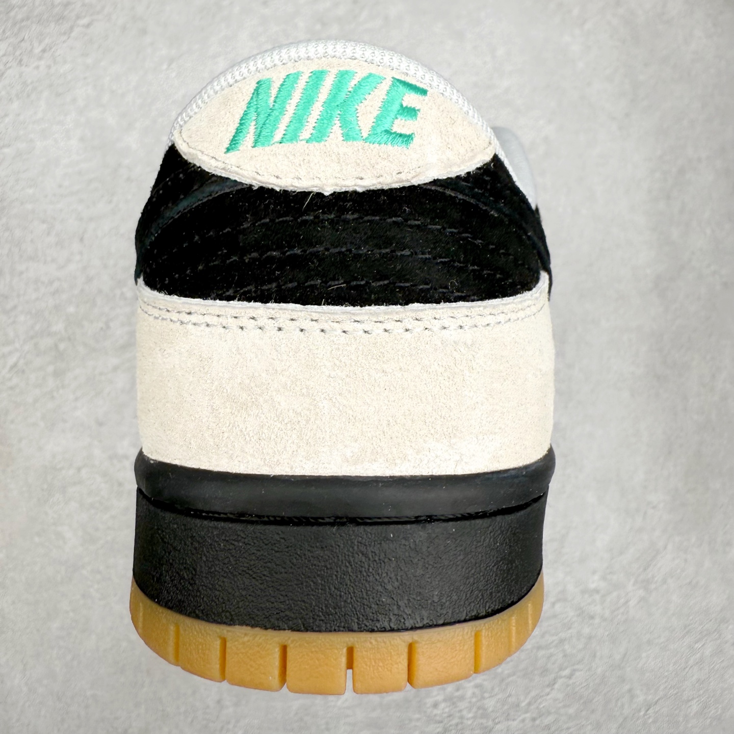 图片[8]-NK SB Dunk Low HF3704-001 极限压缩利润空间 超乎所想的高性价比 用料绝不含糊 原盒原配 正确耐磨橡胶大底 超高清洁度 全鞋零毛边皮料切割 全套原楦原模倾力打造完美版型 尺码：36 36.5 37.5 38 38.5 39 40 40.5 41 42 42.5 43 44 44.5 45 46-选品中心