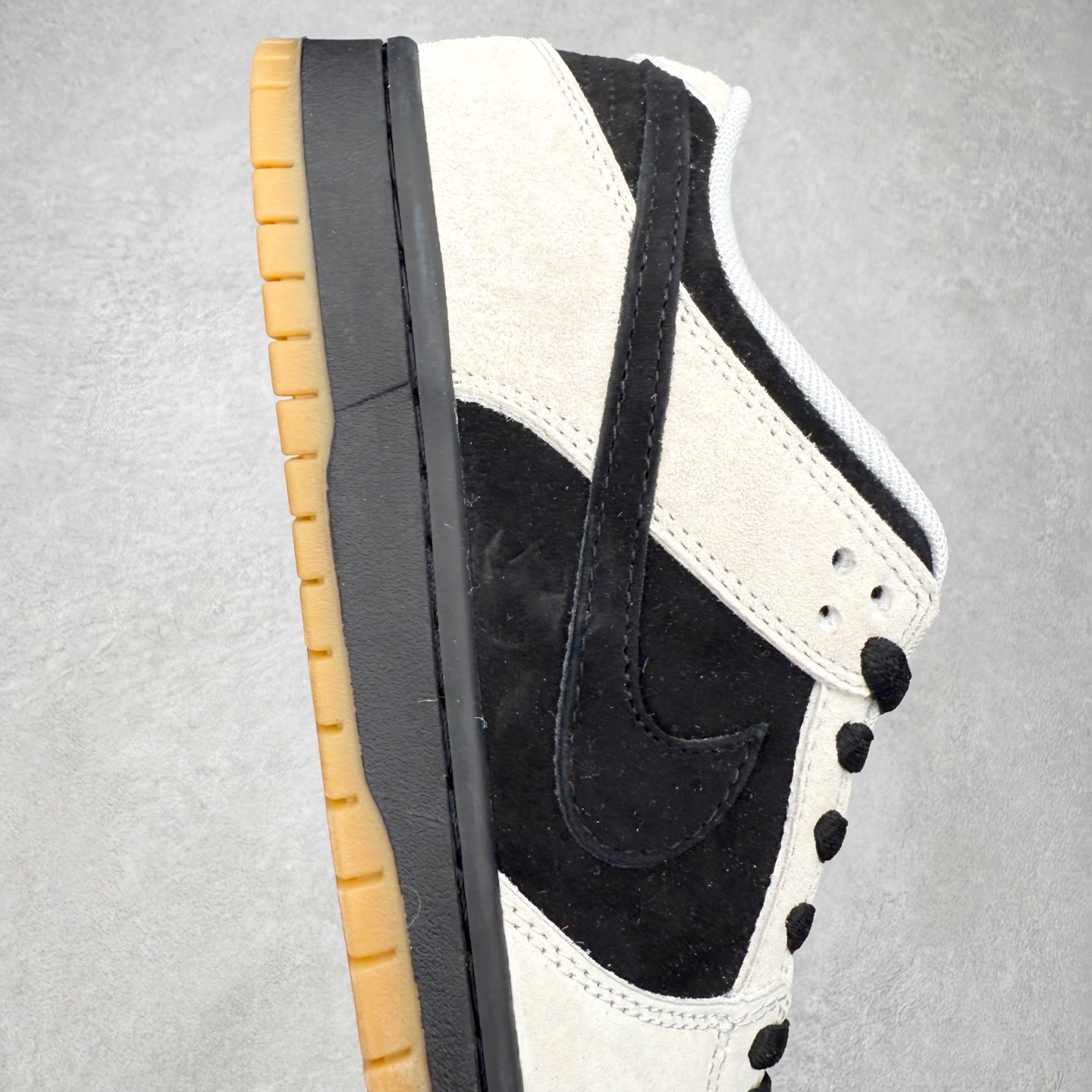 图片[6]-NK SB Dunk Low HF3704-001 极限压缩利润空间 超乎所想的高性价比 用料绝不含糊 原盒原配 正确耐磨橡胶大底 超高清洁度 全鞋零毛边皮料切割 全套原楦原模倾力打造完美版型 尺码：36 36.5 37.5 38 38.5 39 40 40.5 41 42 42.5 43 44 44.5 45 46-选品中心