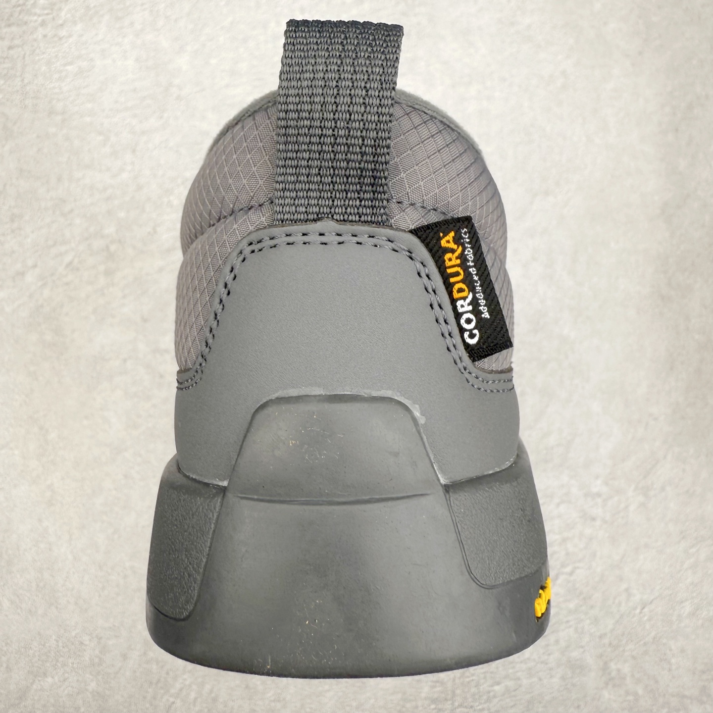 图片[8]-THE NORTH FACE Clyffe 北面舒适百搭 防滑耐磨 低帮 生活休闲鞋 男女同款 North Face于1966年成立，一直致力于为户外运动员的每一次严酷探索提供专业装备。作为全球户外运动领导品牌，The NorthFace以经过专业运动员测试、适应各类户外需求的产品助力探索者不断超越自我，激发人类潜能。The North Face象征着众多山脉中更冷、更值得挑战的北坡。品牌标志则来自Half Dome，一座位于美国加州Yosemite NationalPark（优胜美地国家公园）里的山峰，中文名字取为「北面」，象征着不畏惧的户外探索精神。1997年，The North Face采用全新的宣传标语「Never Stop Exploring探索永不停止」，体现品牌的探索精神，成为品牌的座右铭。尺码：36/45-选品中心