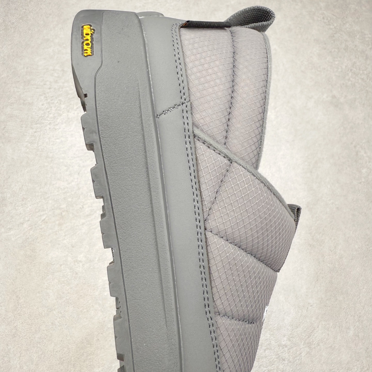 图片[6]-THE NORTH FACE Clyffe 北面舒适百搭 防滑耐磨 低帮 生活休闲鞋 男女同款 North Face于1966年成立，一直致力于为户外运动员的每一次严酷探索提供专业装备。作为全球户外运动领导品牌，The NorthFace以经过专业运动员测试、适应各类户外需求的产品助力探索者不断超越自我，激发人类潜能。The North Face象征着众多山脉中更冷、更值得挑战的北坡。品牌标志则来自Half Dome，一座位于美国加州Yosemite NationalPark（优胜美地国家公园）里的山峰，中文名字取为「北面」，象征着不畏惧的户外探索精神。1997年，The North Face采用全新的宣传标语「Never Stop Exploring探索永不停止」，体现品牌的探索精神，成为品牌的座右铭。尺码：36/45-选品中心