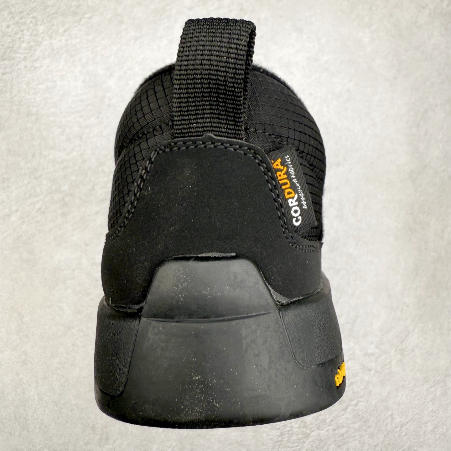 图片[8]-THE NORTH FACE Clyffe 北面舒适百搭 防滑耐磨 低帮 生活休闲鞋 男女同款 North Face于1966年成立，一直致力于为户外运动员的每一次严酷探索提供专业装备。作为全球户外运动领导品牌，The NorthFace以经过专业运动员测试、适应各类户外需求的产品助力探索者不断超越自我，激发人类潜能。The North Face象征着众多山脉中更冷、更值得挑战的北坡。品牌标志则来自Half Dome，一座位于美国加州Yosemite NationalPark（优胜美地国家公园）里的山峰，中文名字取为「北面」，象征着不畏惧的户外探索精神。1997年，The North Face采用全新的宣传标语「Never Stop Exploring探索永不停止」，体现品牌的探索精神，成为品牌的座右铭。尺码：36/45-选品中心