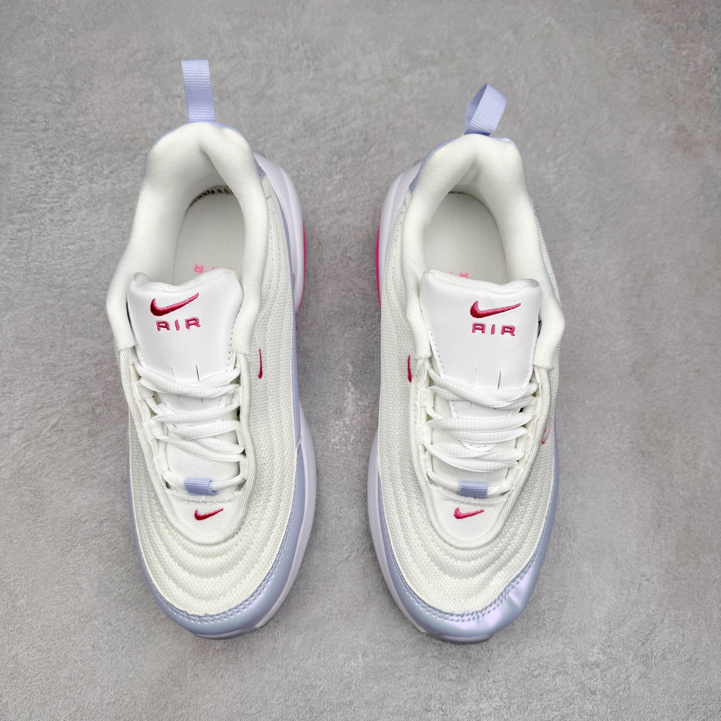 图片[2]-NK Air Max Portal 豪门系列低帮气垫百搭增高休闲运动慢跑鞋 选用网眼鞋面，脚感舒适透气。鞋舌、鞋侧及后跟处饰有品牌标识，简约大气又时尚。采用经典系带开合方式，可自由调节松紧度。泡棉中底搭载Max Air气垫，具有良好的回弹性及缓震性能。橡胶外底可防滑耐磨，提升抓地力。尺码：35.5 36 36.5 37.5 38 38.5 39 40 40.5 41 42 42.5 43 44 44.5 45-选品中心