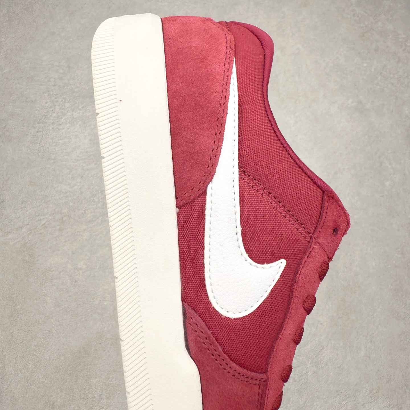 图片[6]-NK SB Force 58 空军58系列低帮休闲运动滑板板鞋 DV5477-108 鞋面由帆布和麂皮拼接 层次感丰富 搭配硫化外底 耐磨耐穿 鞋舌及中底后跟处饰有SB Logo 表明鞋款身份 采用包边设计 经久耐穿 硫化结构则有效提升灵活性 穿上这款全新推出的创意力作 助你耀动街头 尺码：36 36.5 37.5 38 38.5 39 40 40.5 41 42 42.5 43 44 45-选品中心