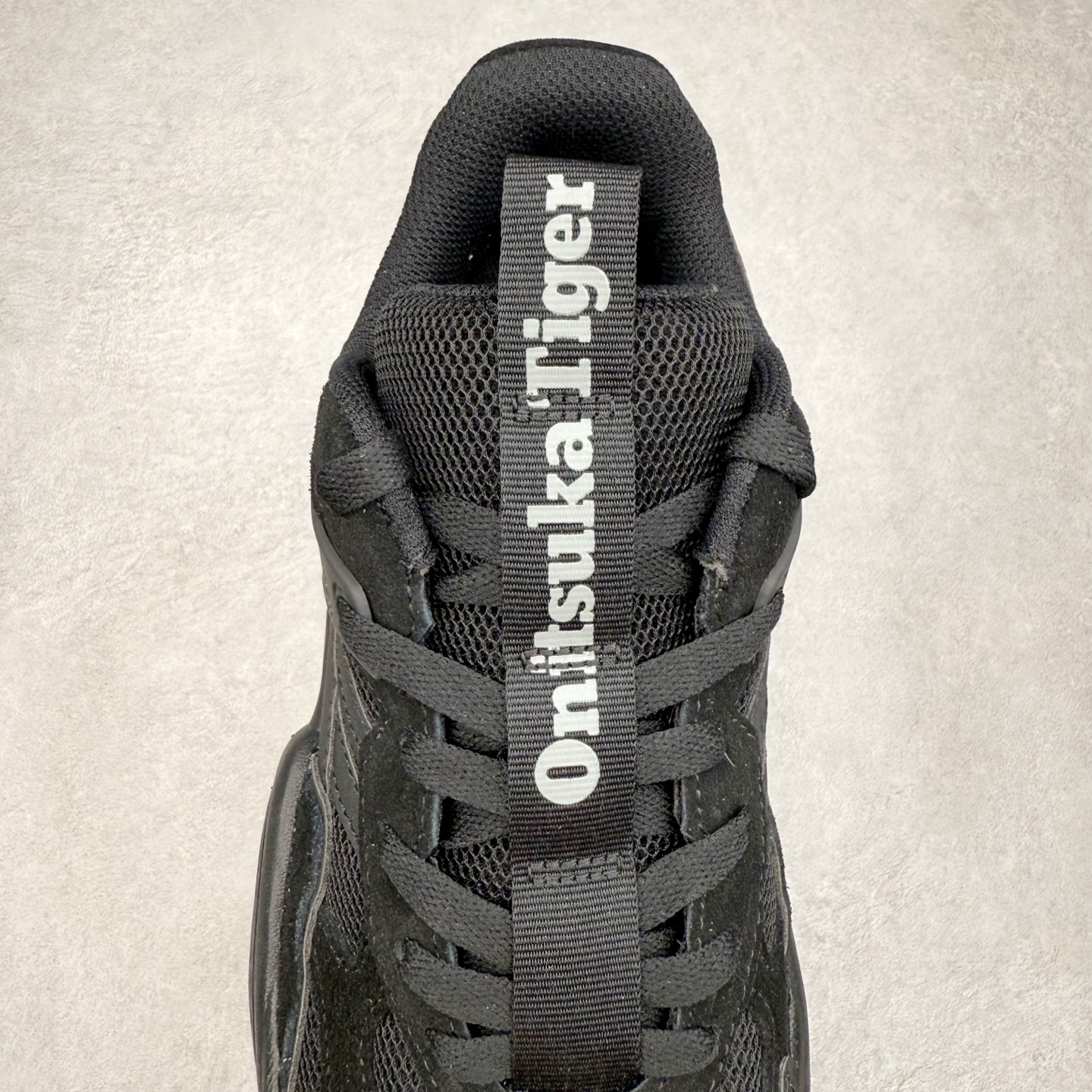 图片[5]-Onitsuka Tiger SP-1 鬼塚虎织物牛剖层革合成革厚底百搭减震耐磨低帮生活休闲鞋 鬼塚虎从运动中汲取灵感，并致力于打造融合舒适感受与创新设计的时尚品牌。品牌的设计风格既体现了对传统的致敬，同时也表达了对精致风格和现代创意的推崇。我们提供独具个性的全系列产品，打造从头到脚的整体穿搭。每件产品皆以精湛工艺匠心打造，细节考究，品质出众。尺码：36 37 37.5 38 39 39.5 40.5 41.5 42 42.5 43.5 44 45-选品中心