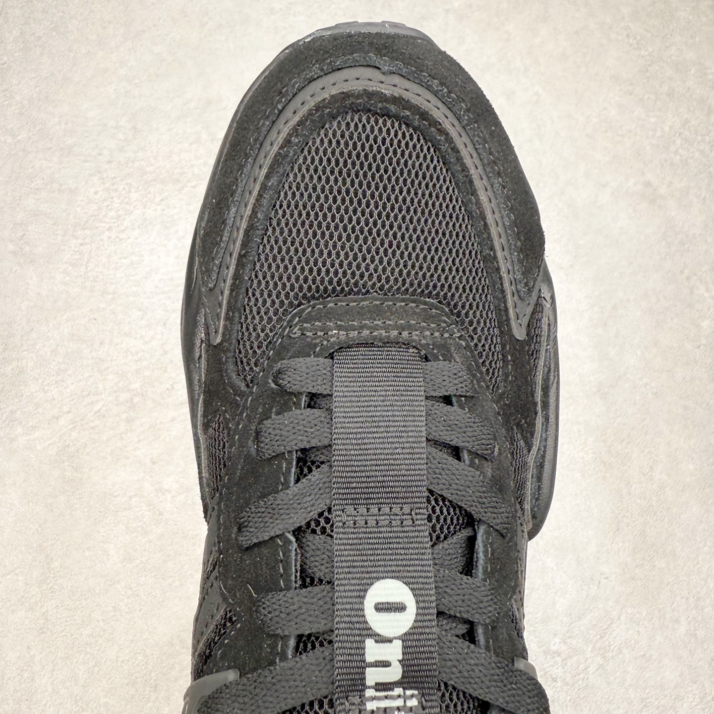 图片[4]-Onitsuka Tiger SP-1 鬼塚虎织物牛剖层革合成革厚底百搭减震耐磨低帮生活休闲鞋 鬼塚虎从运动中汲取灵感，并致力于打造融合舒适感受与创新设计的时尚品牌。品牌的设计风格既体现了对传统的致敬，同时也表达了对精致风格和现代创意的推崇。我们提供独具个性的全系列产品，打造从头到脚的整体穿搭。每件产品皆以精湛工艺匠心打造，细节考究，品质出众。尺码：36 37 37.5 38 39 39.5 40.5 41.5 42 42.5 43.5 44 45-选品中心