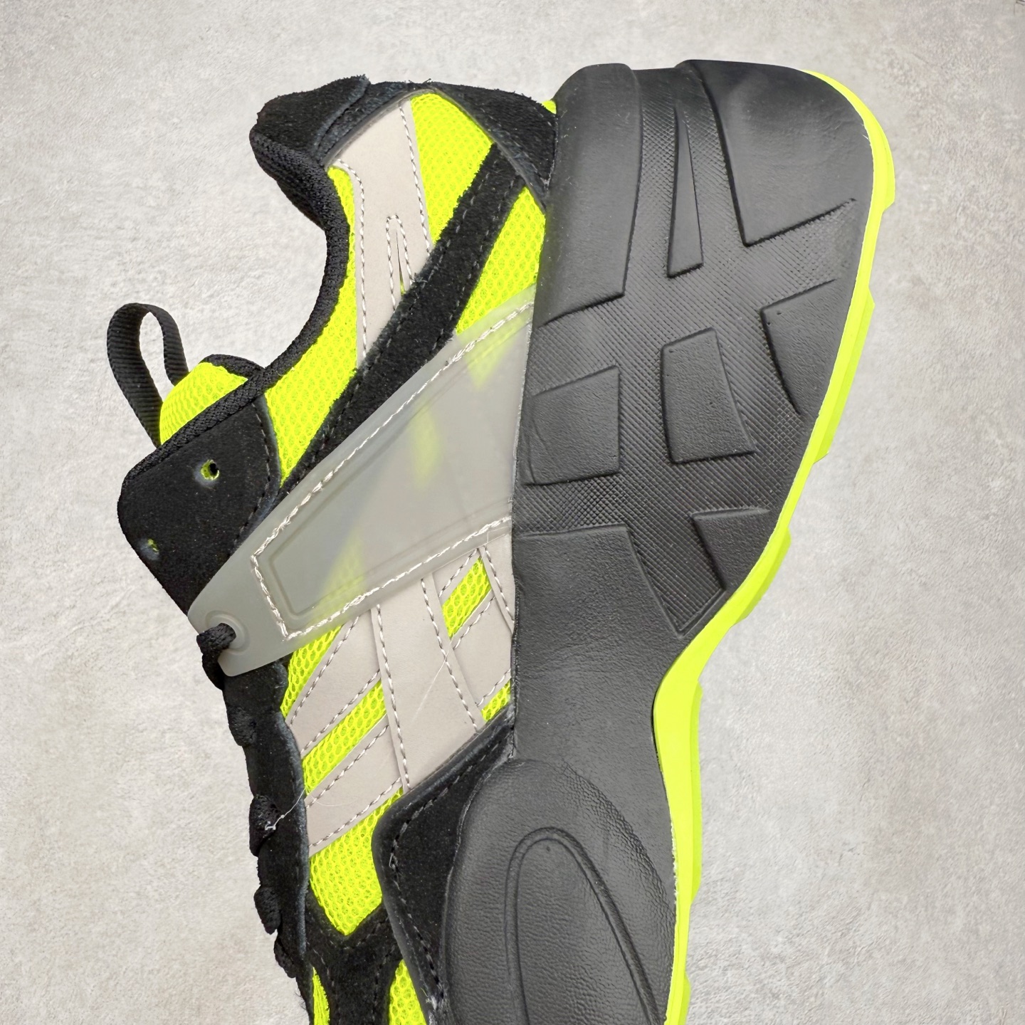 图片[7]-Onitsuka Tiger SP-1 鬼塚虎织物牛剖层革合成革厚底百搭减震耐磨低帮生活休闲鞋 鬼塚虎从运动中汲取灵感，并致力于打造融合舒适感受与创新设计的时尚品牌。品牌的设计风格既体现了对传统的致敬，同时也表达了对精致风格和现代创意的推崇。我们提供独具个性的全系列产品，打造从头到脚的整体穿搭。每件产品皆以精湛工艺匠心打造，细节考究，品质出众。尺码：36 37 37.5 38 39 39.5 40.5 41.5 42 42.5 43.5 44 45-选品中心