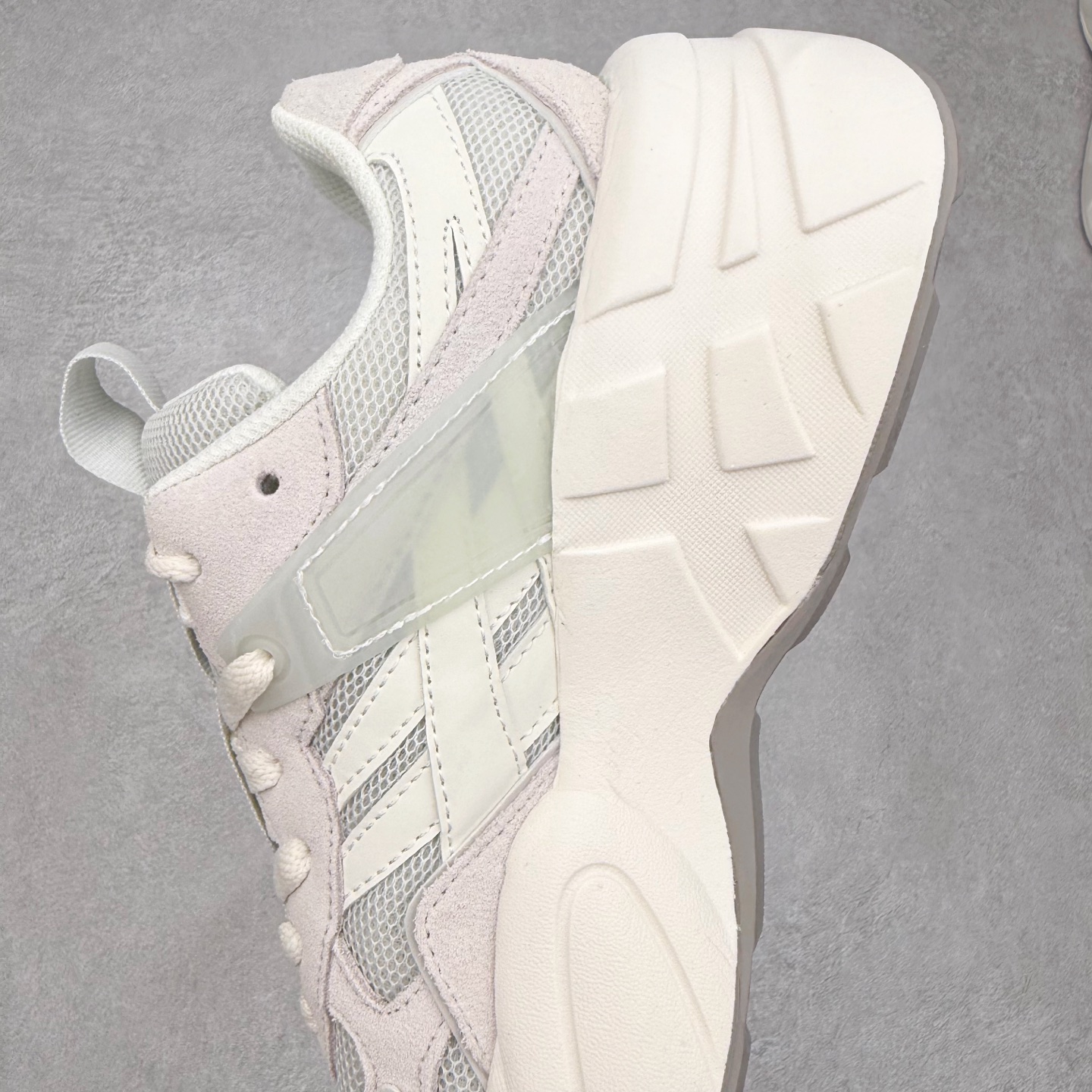 图片[7]-Onitsuka Tiger SP-1 鬼塚虎织物牛剖层革合成革厚底百搭减震耐磨低帮生活休闲鞋 鬼塚虎从运动中汲取灵感，并致力于打造融合舒适感受与创新设计的时尚品牌。品牌的设计风格既体现了对传统的致敬，同时也表达了对精致风格和现代创意的推崇。我们提供独具个性的全系列产品，打造从头到脚的整体穿搭。每件产品皆以精湛工艺匠心打造，细节考究，品质出众。尺码：36 37 37.5 38 39 39.5 40.5 41.5 42 42.5 43.5 44 45-选品中心