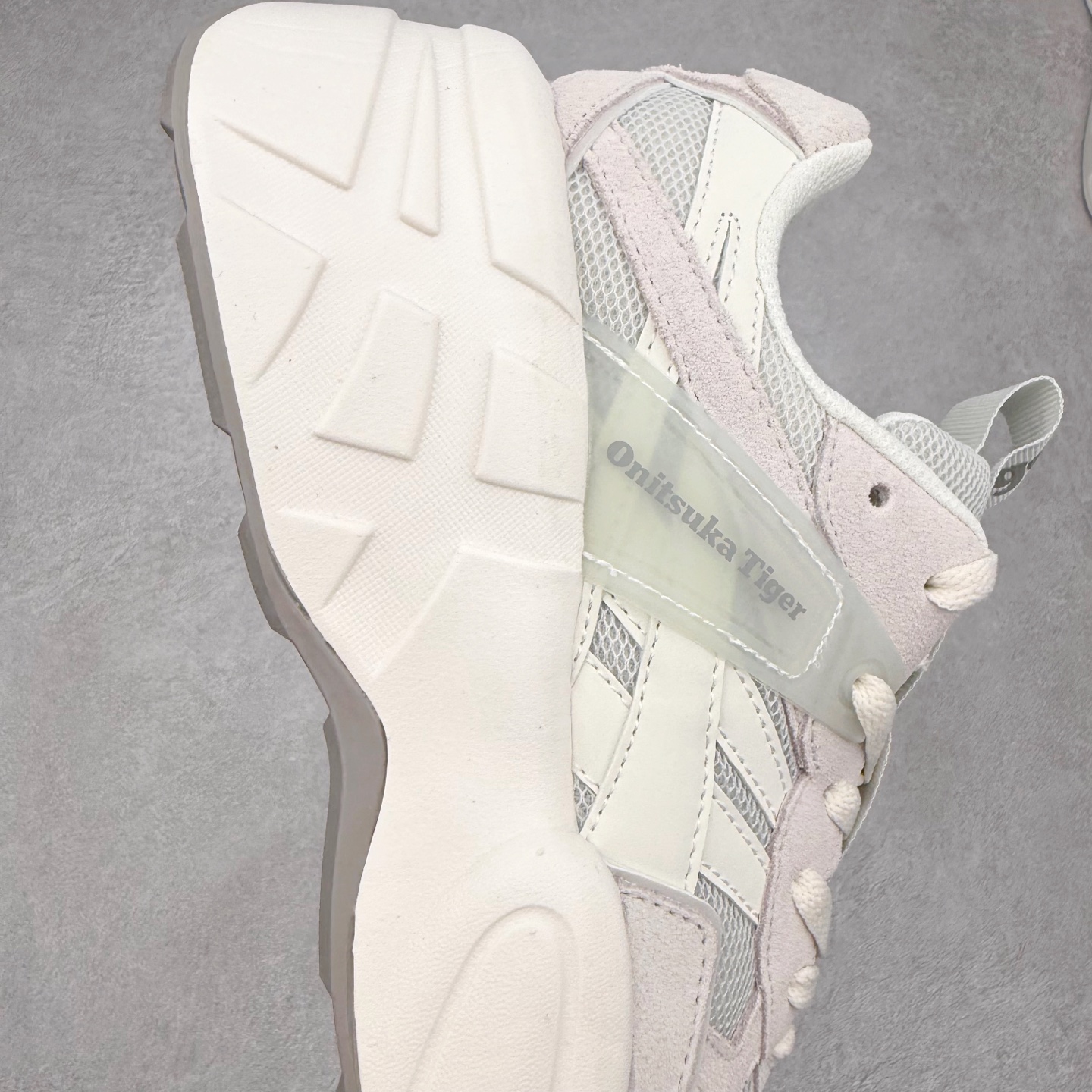 图片[6]-Onitsuka Tiger SP-1 鬼塚虎织物牛剖层革合成革厚底百搭减震耐磨低帮生活休闲鞋 鬼塚虎从运动中汲取灵感，并致力于打造融合舒适感受与创新设计的时尚品牌。品牌的设计风格既体现了对传统的致敬，同时也表达了对精致风格和现代创意的推崇。我们提供独具个性的全系列产品，打造从头到脚的整体穿搭。每件产品皆以精湛工艺匠心打造，细节考究，品质出众。尺码：36 37 37.5 38 39 39.5 40.5 41.5 42 42.5 43.5 44 45-选品中心