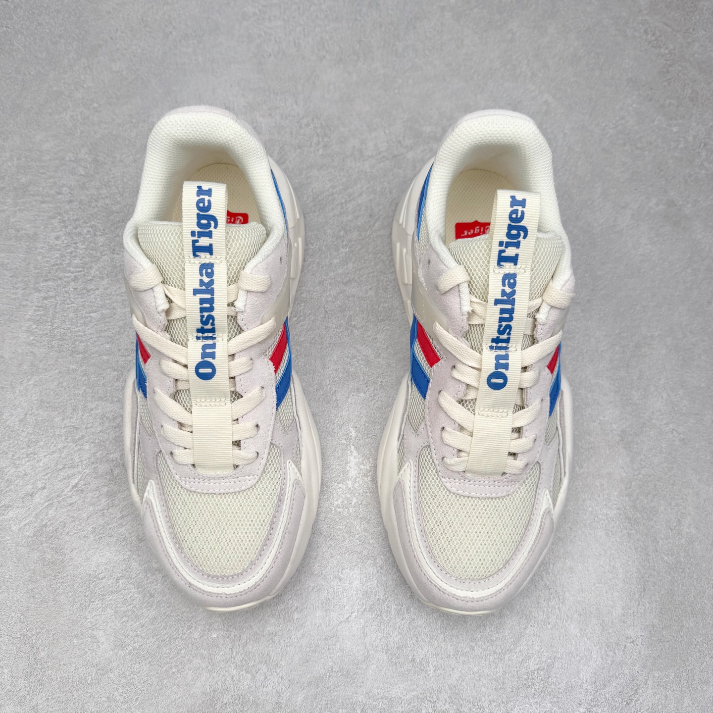 图片[2]-Onitsuka Tiger SP-1 鬼塚虎织物牛剖层革合成革厚底百搭减震耐磨低帮生活休闲鞋 鬼塚虎从运动中汲取灵感，并致力于打造融合舒适感受与创新设计的时尚品牌。品牌的设计风格既体现了对传统的致敬，同时也表达了对精致风格和现代创意的推崇。我们提供独具个性的全系列产品，打造从头到脚的整体穿搭。每件产品皆以精湛工艺匠心打造，细节考究，品质出众。尺码：36 37 37.5 38 39 39.5 40.5 41.5 42 42.5 43.5 44 45-选品中心