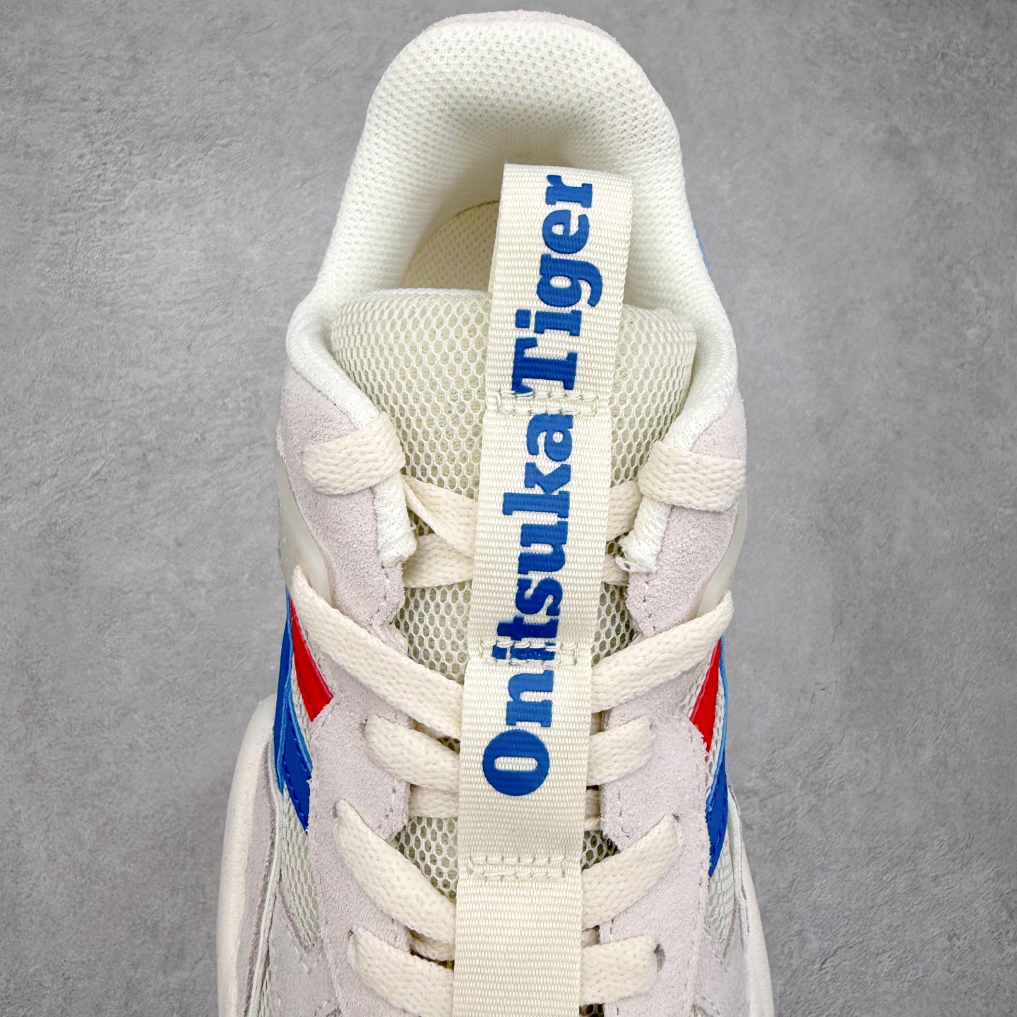 图片[5]-Onitsuka Tiger SP-1 鬼塚虎织物牛剖层革合成革厚底百搭减震耐磨低帮生活休闲鞋 鬼塚虎从运动中汲取灵感，并致力于打造融合舒适感受与创新设计的时尚品牌。品牌的设计风格既体现了对传统的致敬，同时也表达了对精致风格和现代创意的推崇。我们提供独具个性的全系列产品，打造从头到脚的整体穿搭。每件产品皆以精湛工艺匠心打造，细节考究，品质出众。尺码：36 37 37.5 38 39 39.5 40.5 41.5 42 42.5 43.5 44 45-选品中心