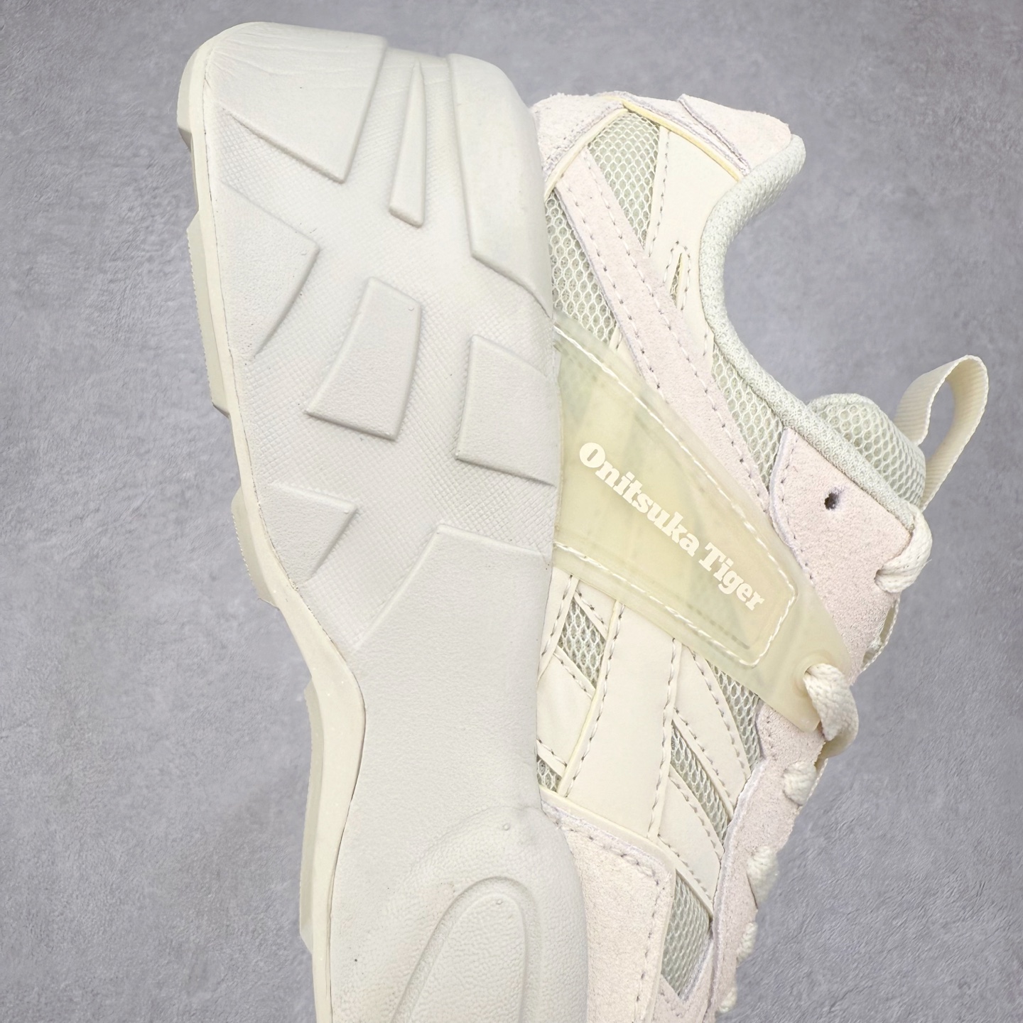 图片[6]-Onitsuka Tiger SP-1 鬼塚虎织物牛剖层革合成革厚底百搭减震耐磨低帮生活休闲鞋 鬼塚虎从运动中汲取灵感，并致力于打造融合舒适感受与创新设计的时尚品牌。品牌的设计风格既体现了对传统的致敬，同时也表达了对精致风格和现代创意的推崇。我们提供独具个性的全系列产品，打造从头到脚的整体穿搭。每件产品皆以精湛工艺匠心打造，细节考究，品质出众。尺码：36 37 37.5 38 39 39.5 40.5 41.5 42 42.5 43.5 44 45-选品中心